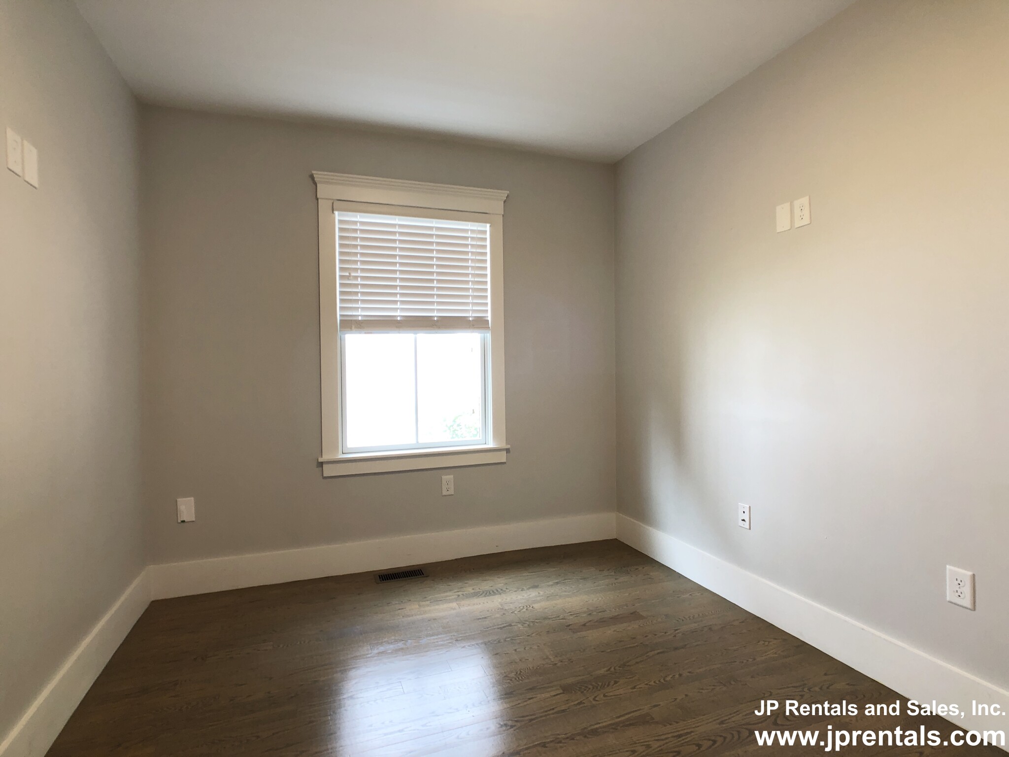 88 Rossmore Rd, Jamaica Plain