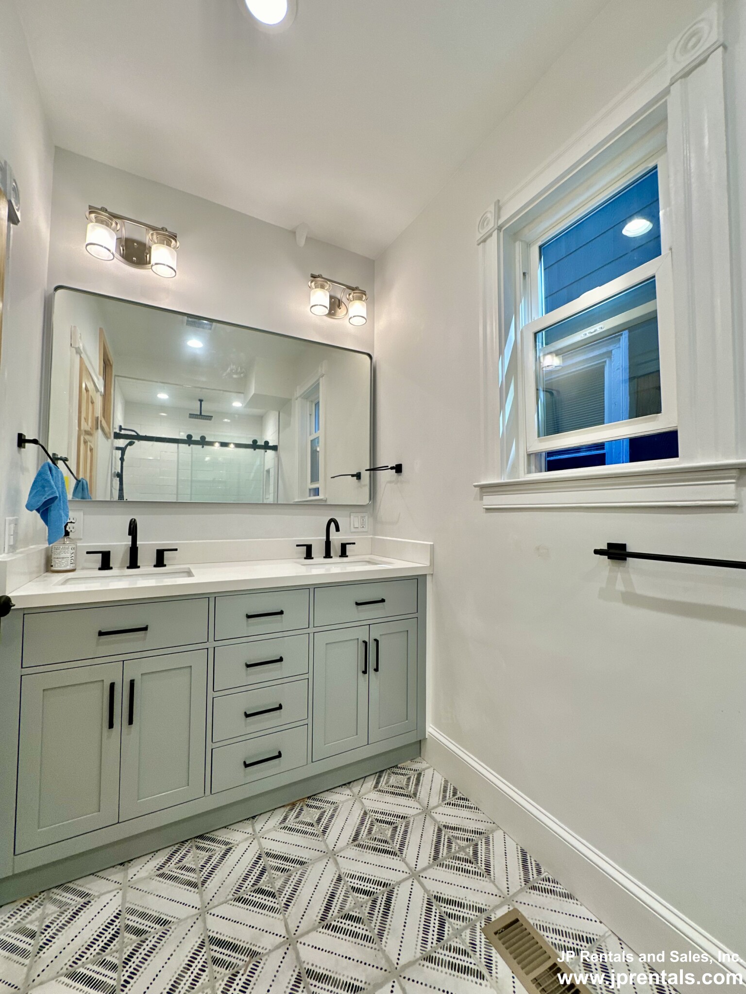 11 Sheridan St, Jamaica Plain