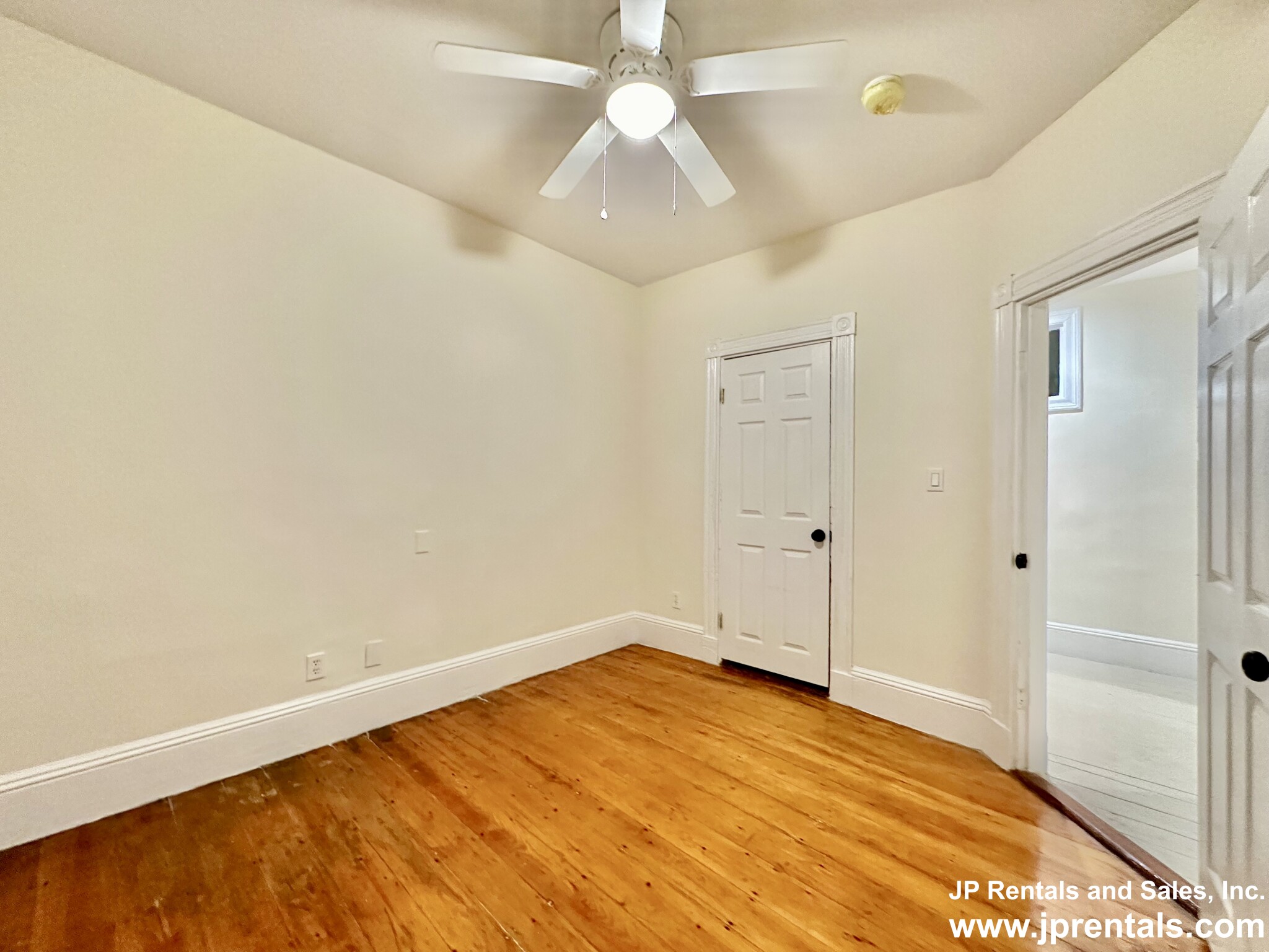 11 Sheridan St, Jamaica Plain