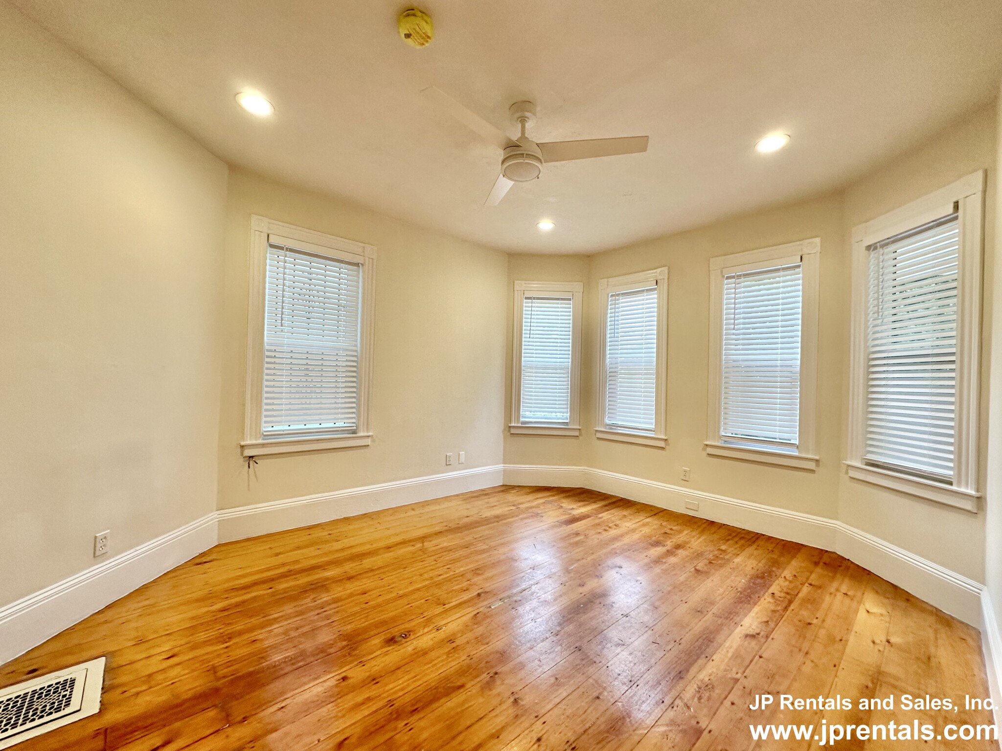 11 Sheridan St, Jamaica Plain