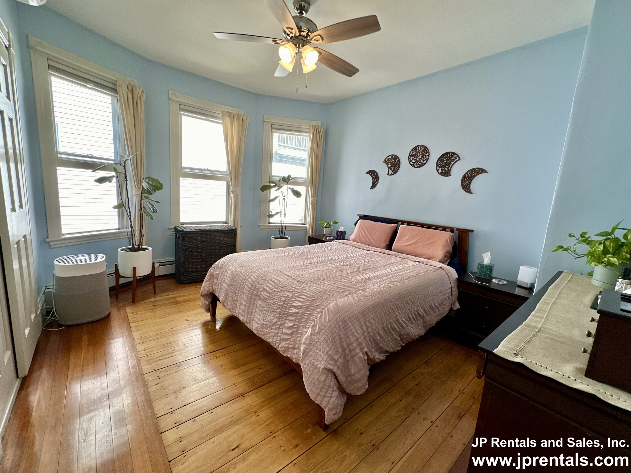 17 Spalding St, Jamaica Plain