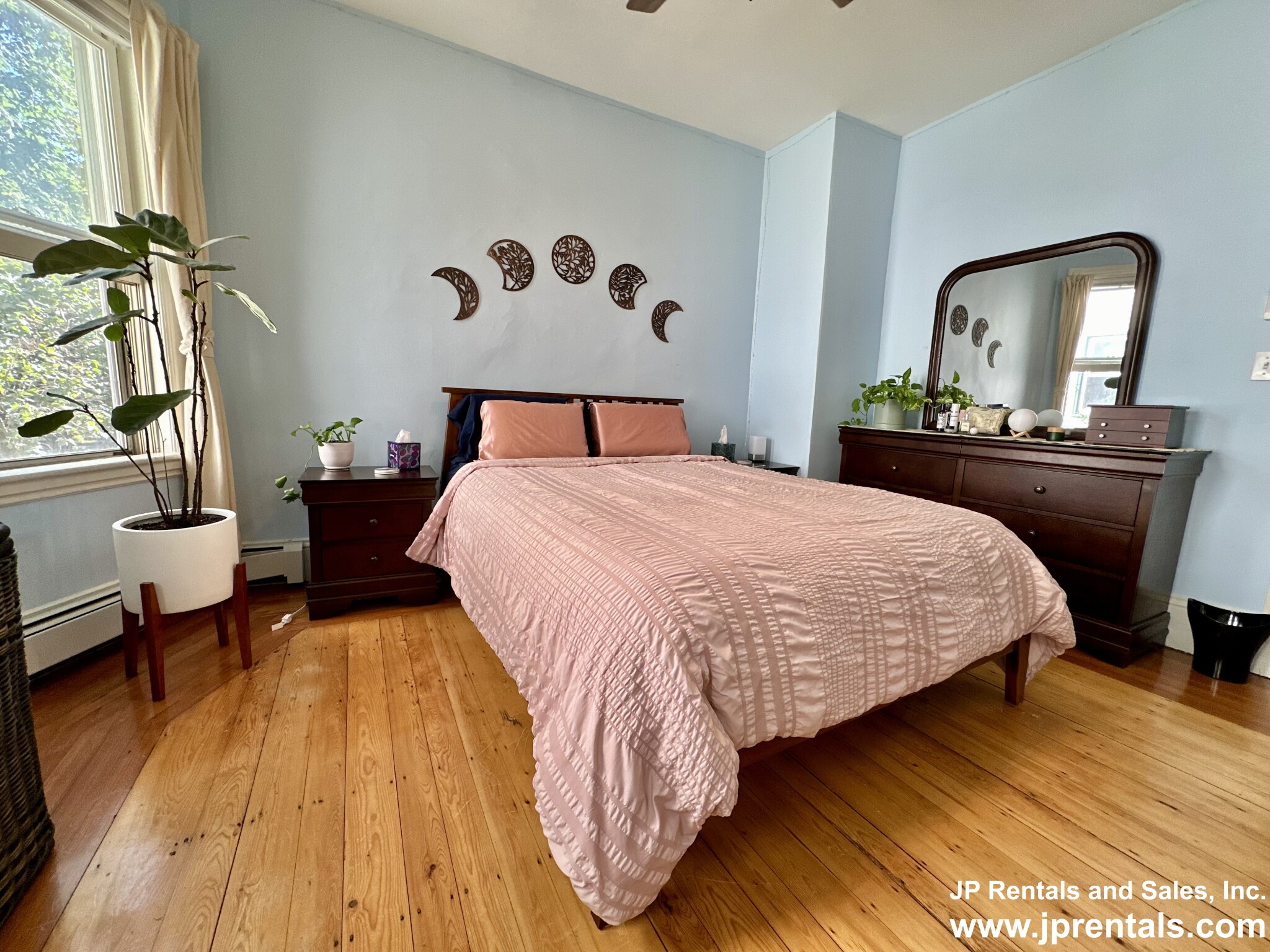 17 Spalding St, Jamaica Plain