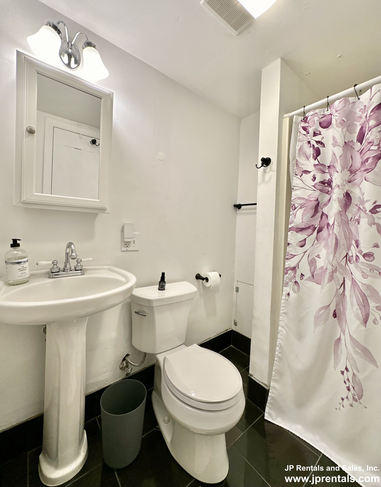 17 Spalding St, Jamaica Plain