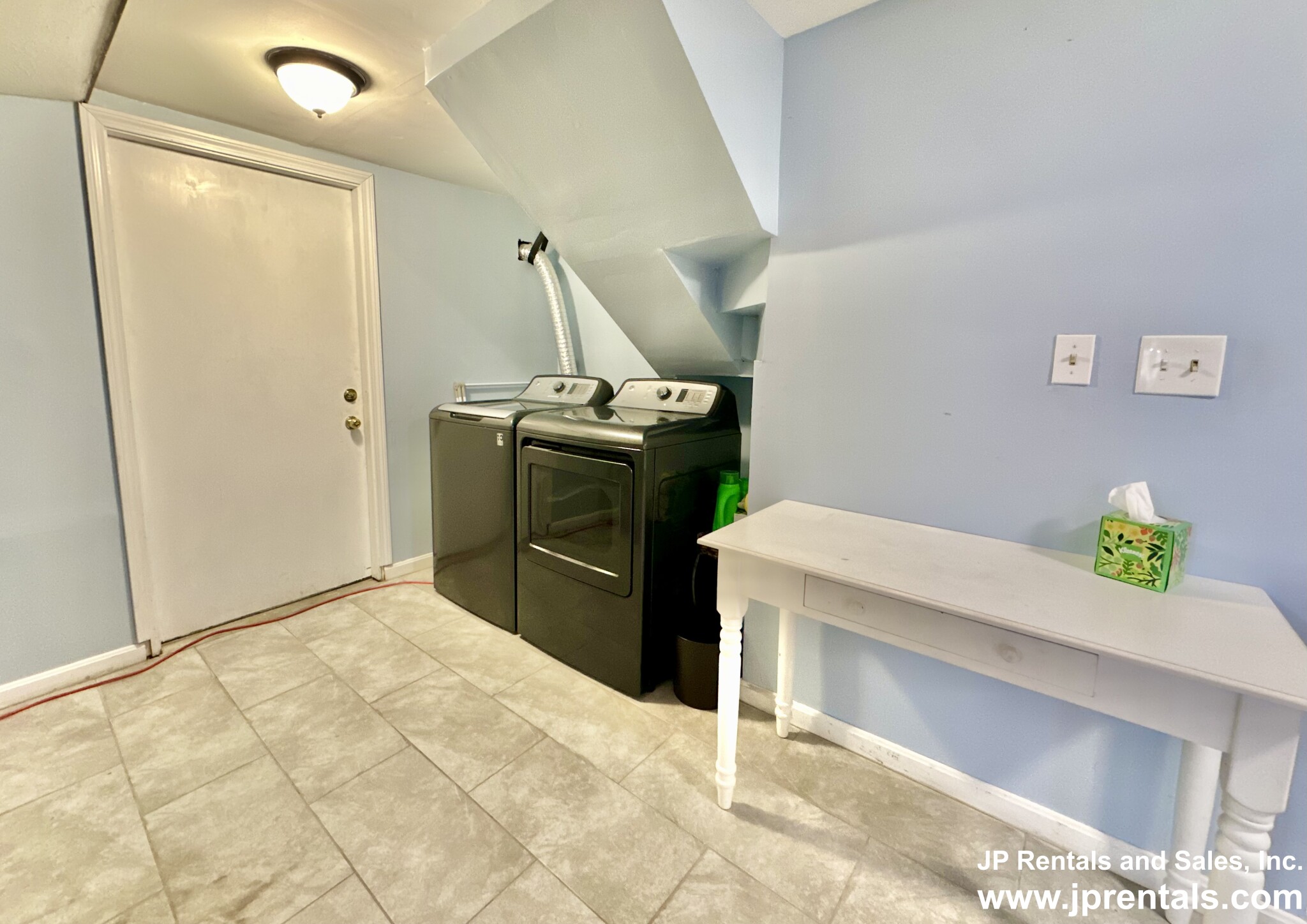 17 Spalding St, Jamaica Plain