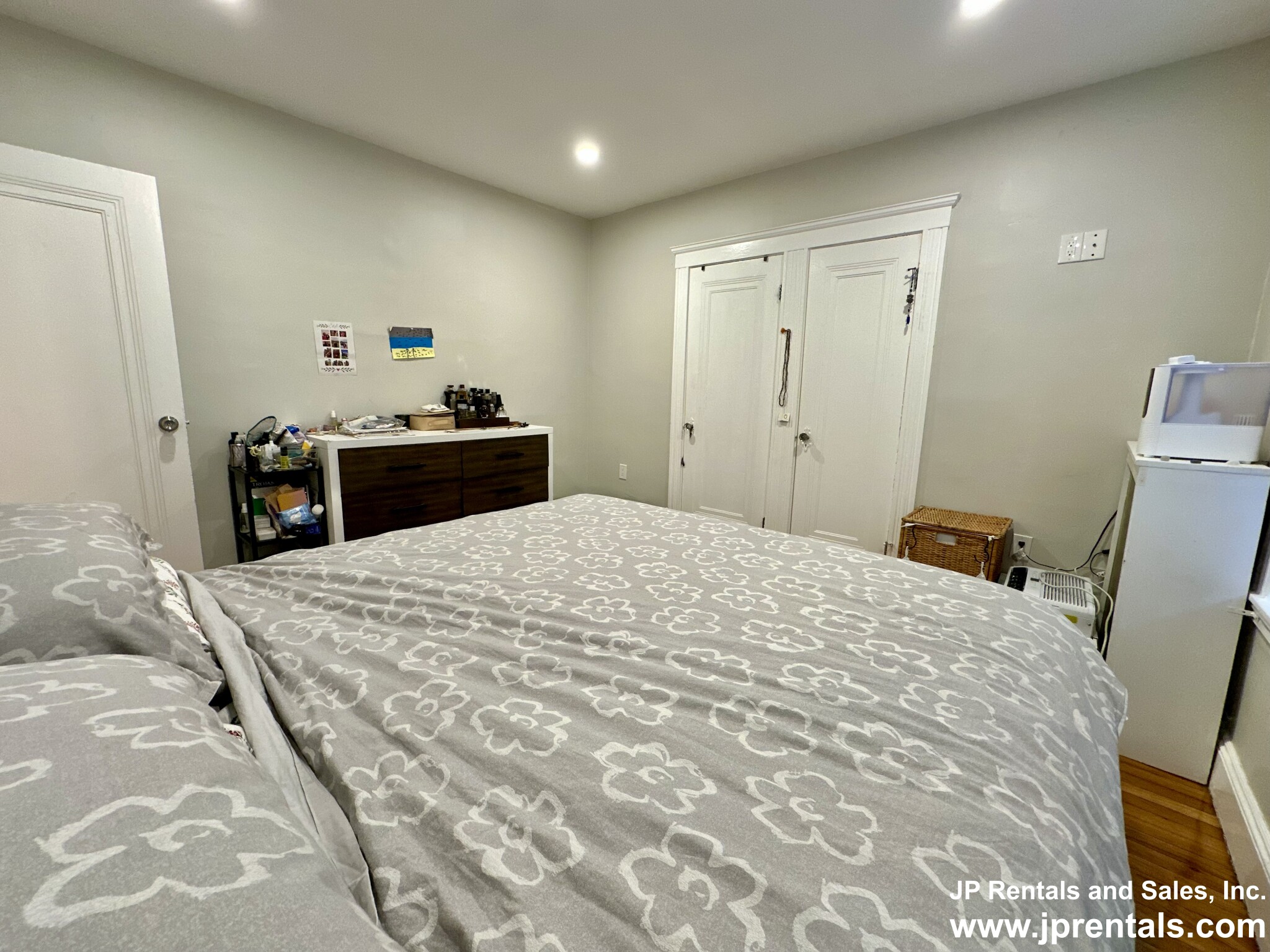 52 West Walnut Park, Jamaica Plain