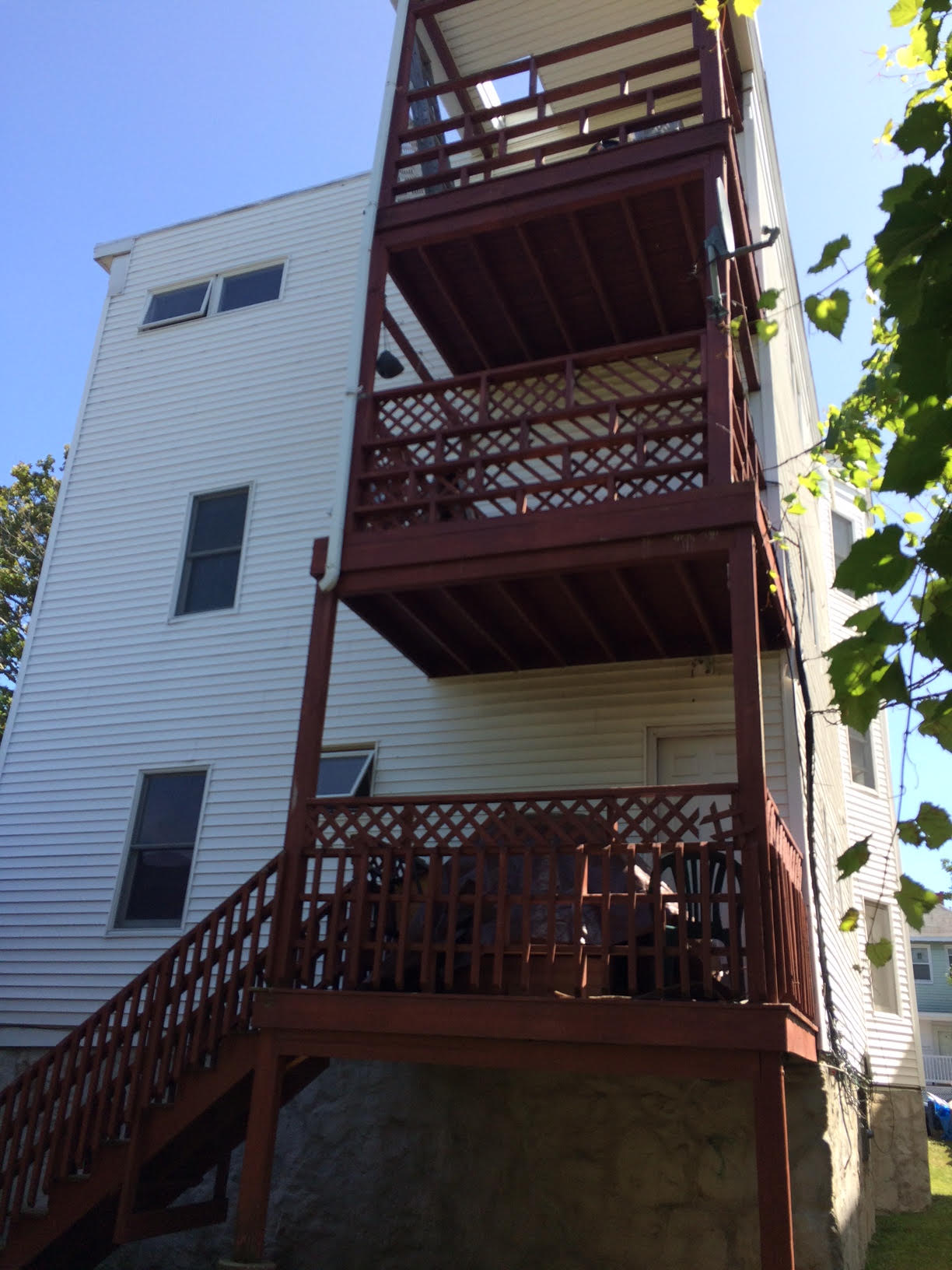 3 bed, 1 bath apartment for rent at 3899 Washington St Unit 1, Roslindale — photo 6 of 7