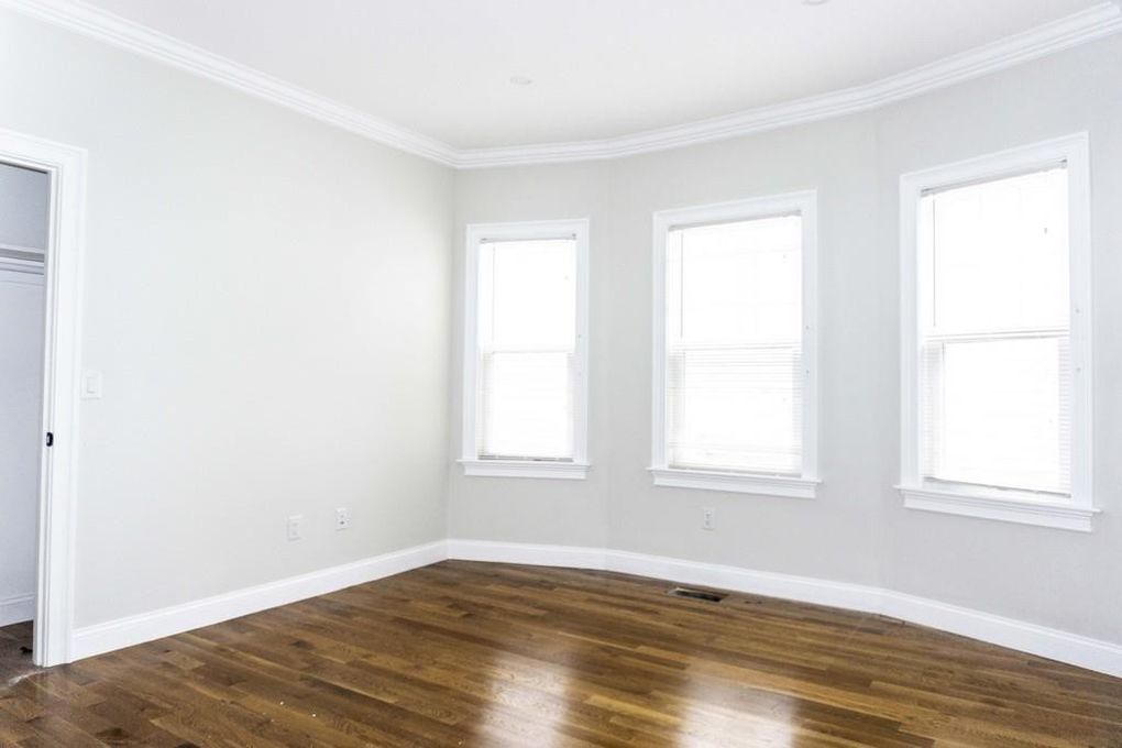 5 bed, 2 bath apartment for rent at 9 Woodside Ave Unit 2, Jamaica Plain — photo 8 of 11