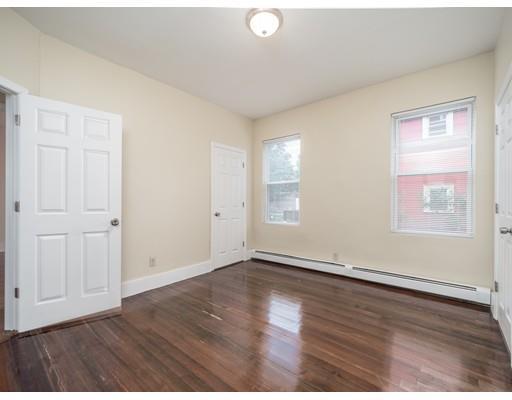 5 bed, 2 bath apartment for rent at 89 Ruthven St Unit 3, Dorchester — photo 5 of 5