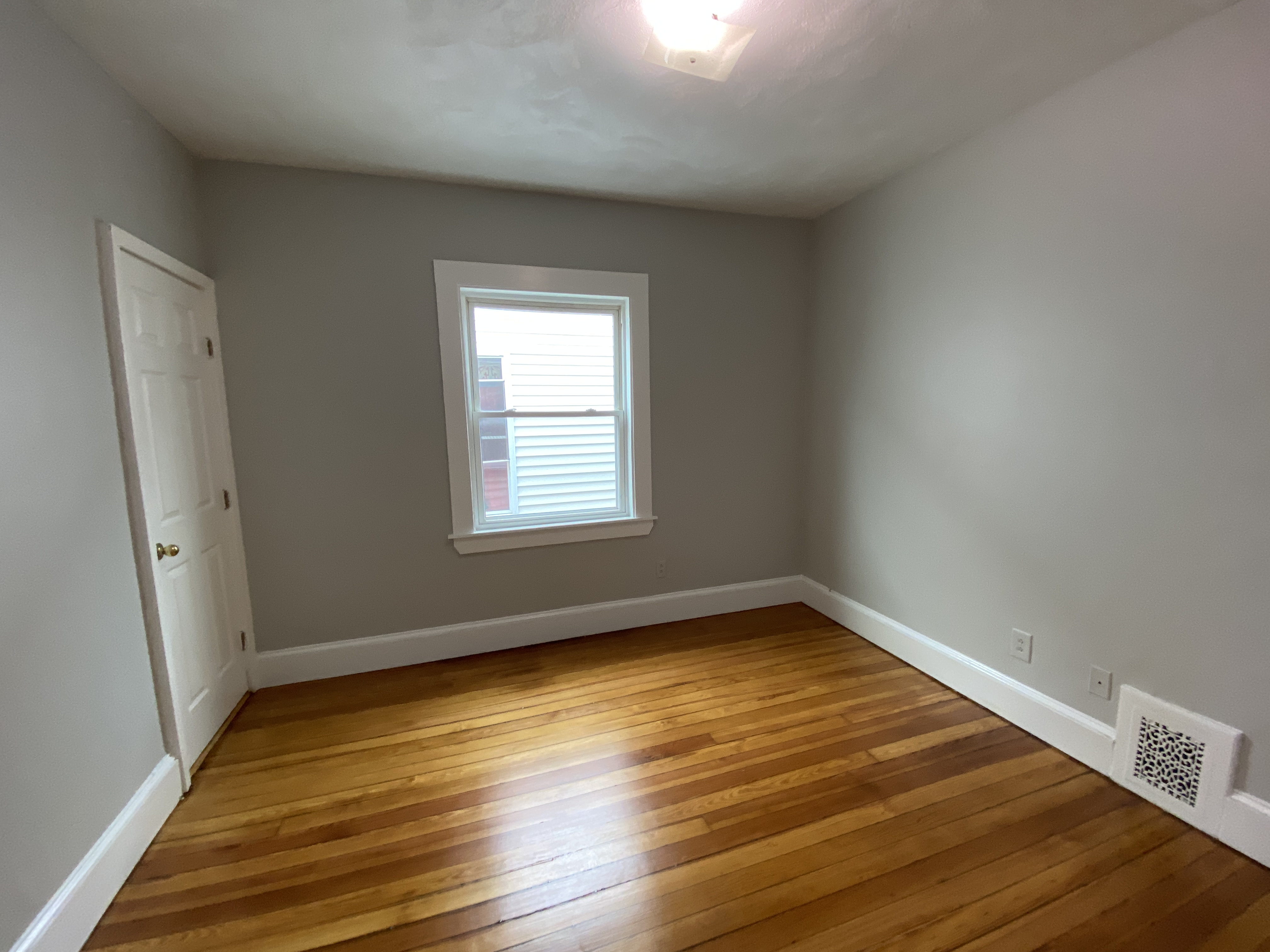 3 bed, 1 bath apartment for rent at 368 Centre St Unit 3, Dorchester — photo 5 of 10
