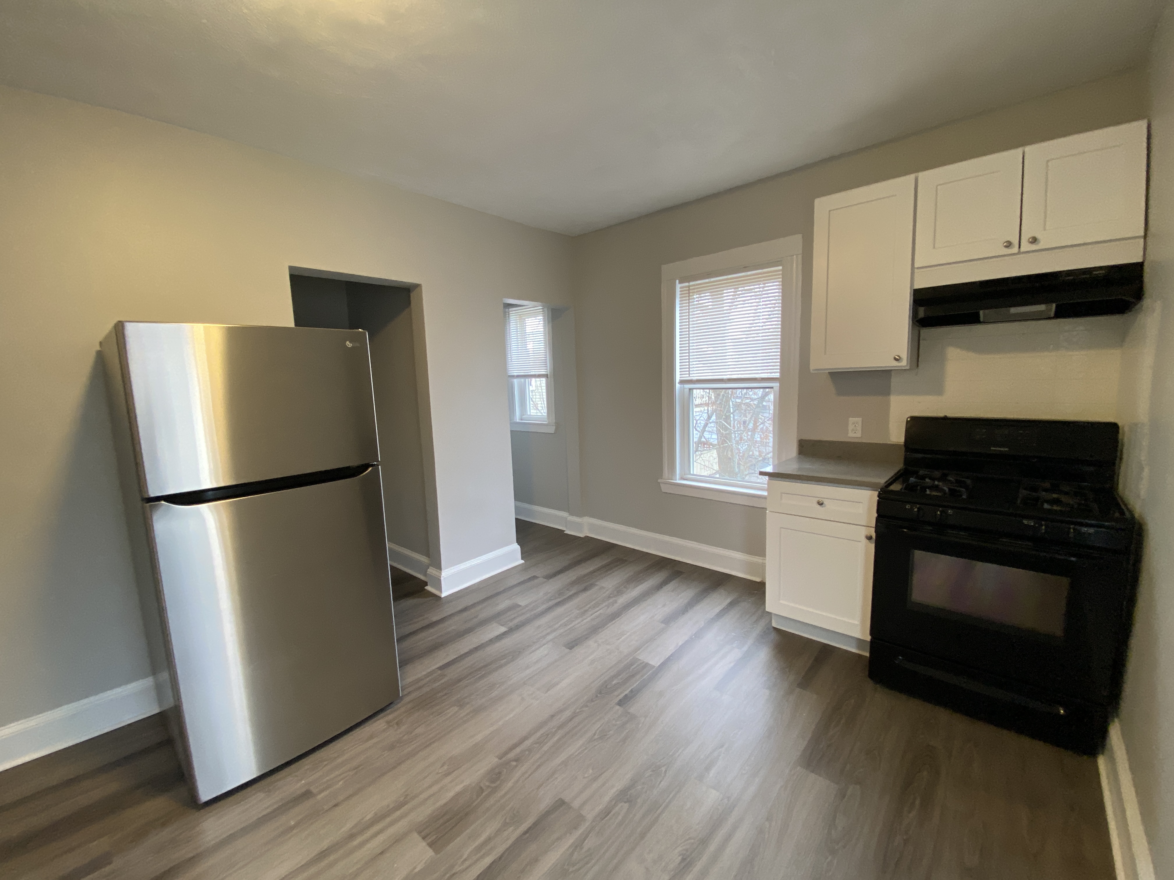 3 bed, 1 bath apartment for rent at 368 Centre St Unit 3, Dorchester — photo 9 of 10