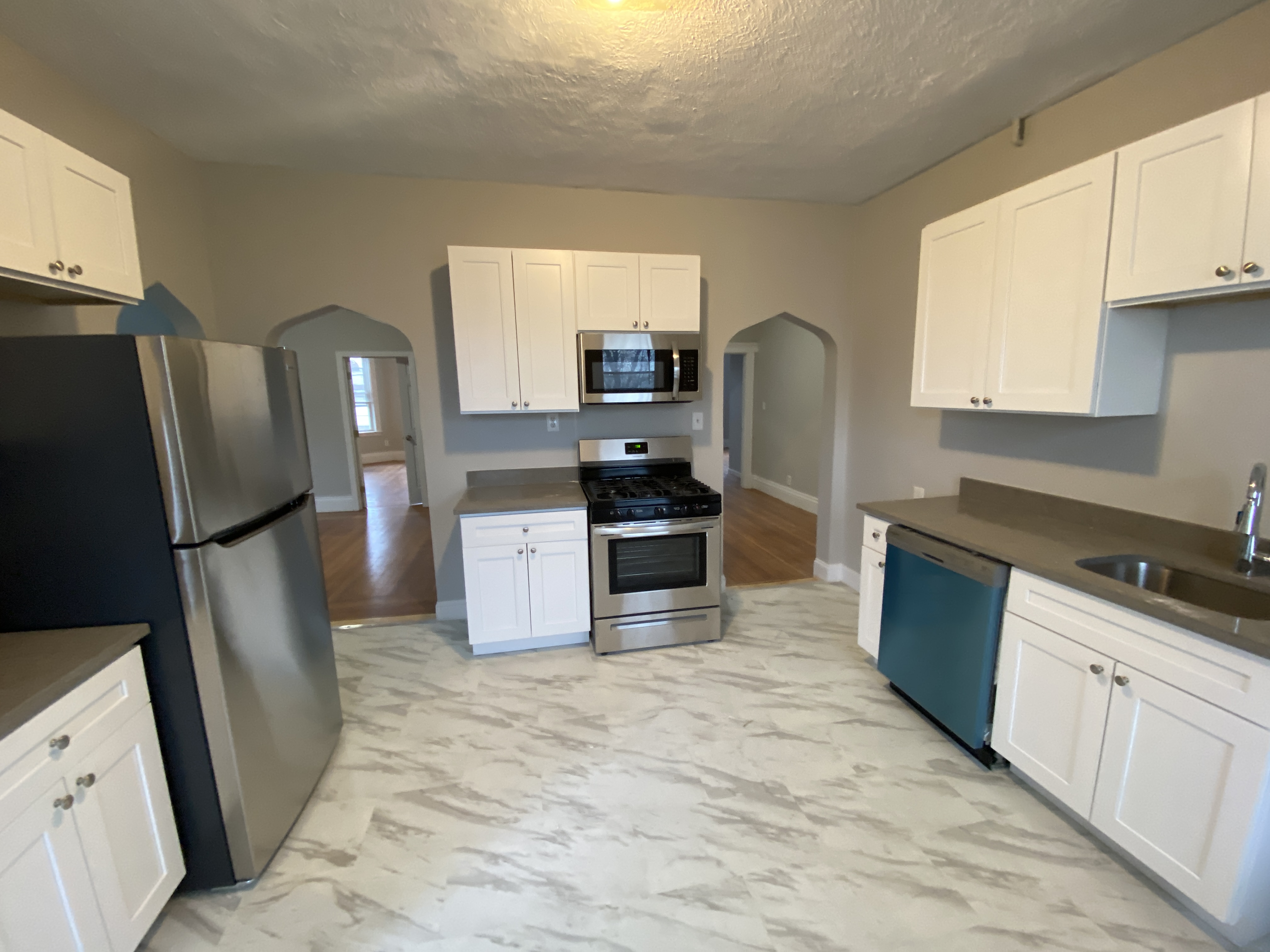 3 bed, 1 bath apartment for rent at 39 Harwood Unit 3, Dorchester — photo 2 of 12