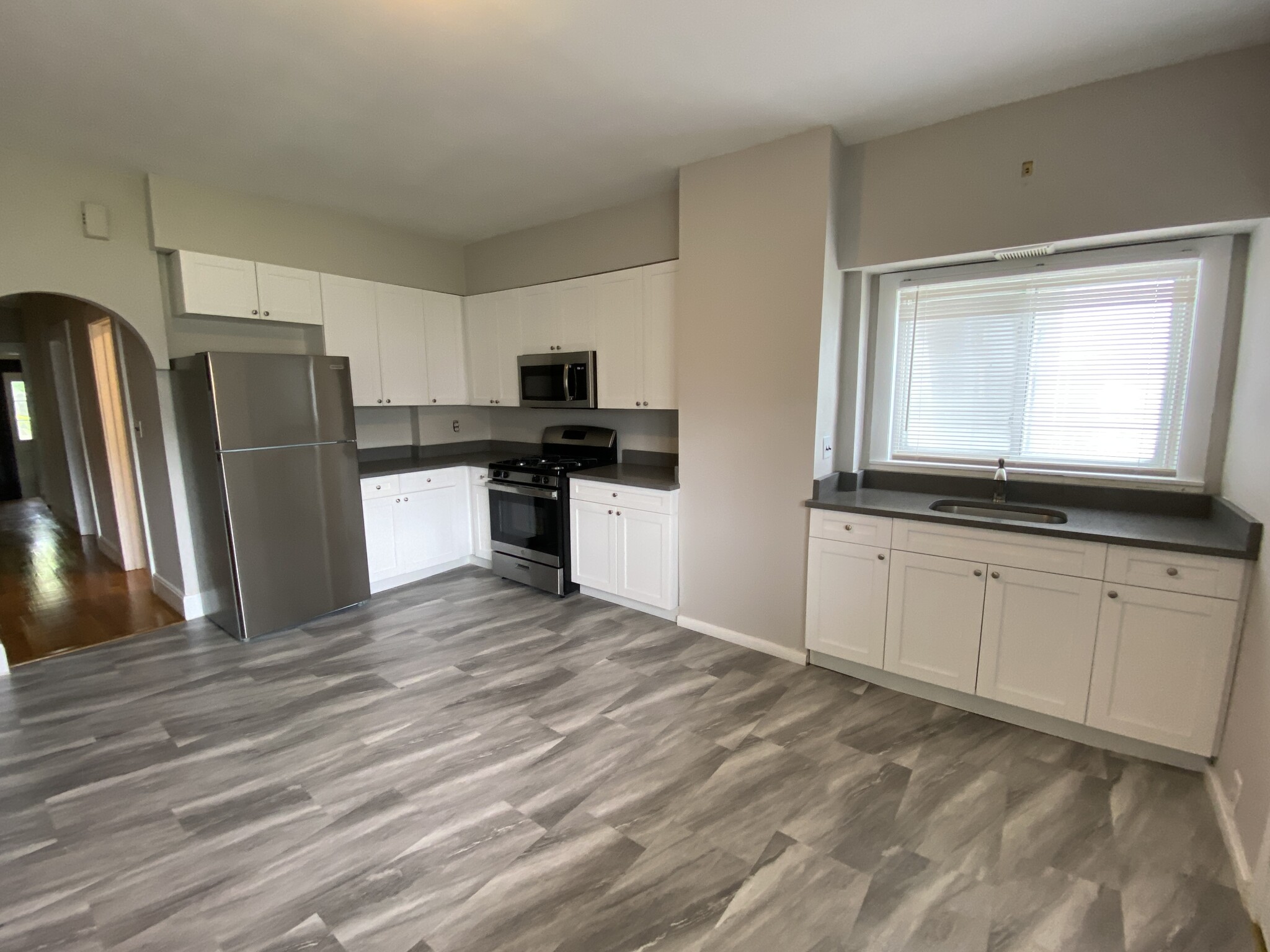 3 bed, 1 bath apartment for rent at 677 Bennington St Unit 2, East Boston — photo 2 of 11