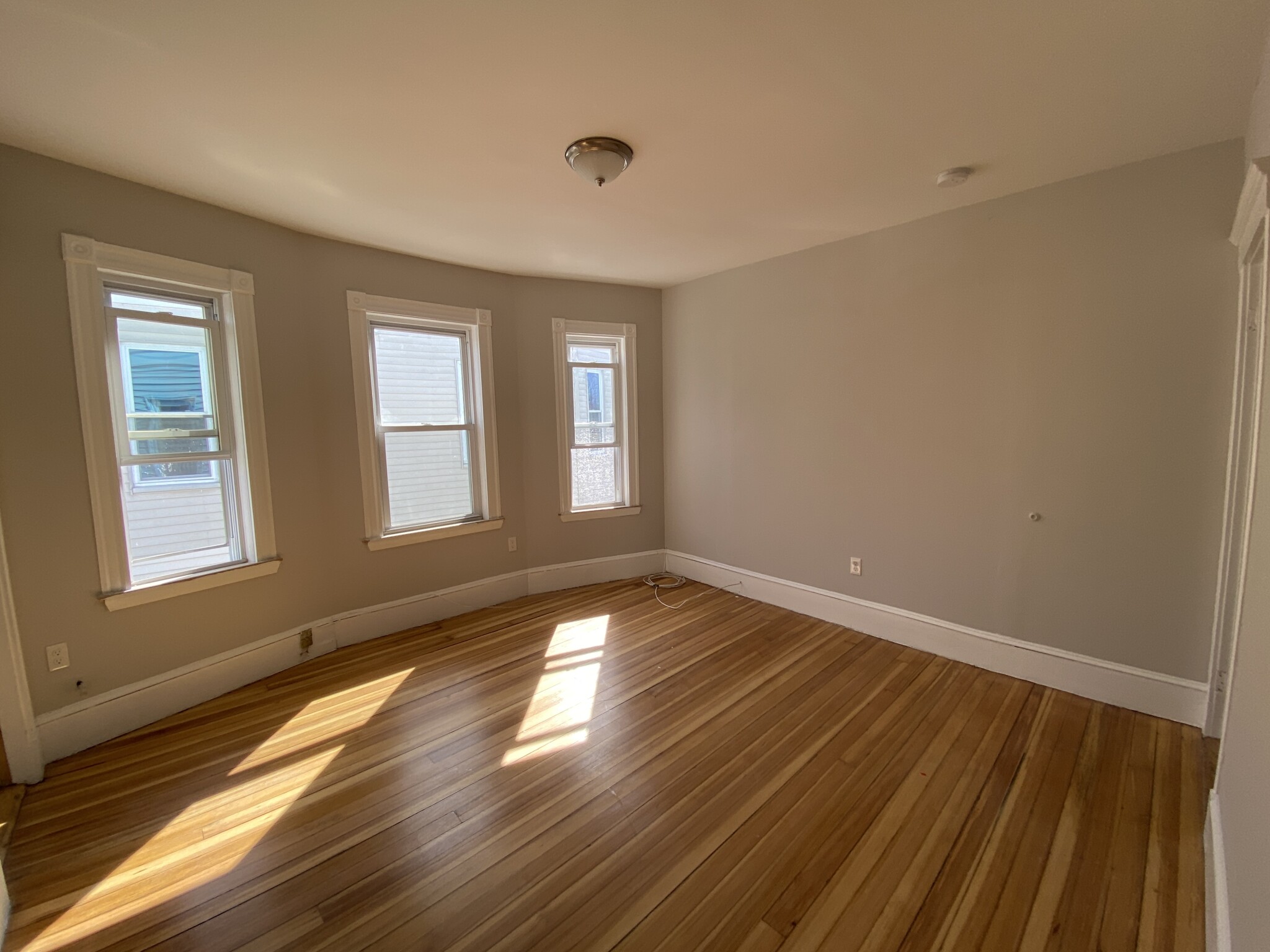 3 bed, 1 bath apartment for rent at 22 Melbourne St Unit 3, Dorchester — photo 7 of 9