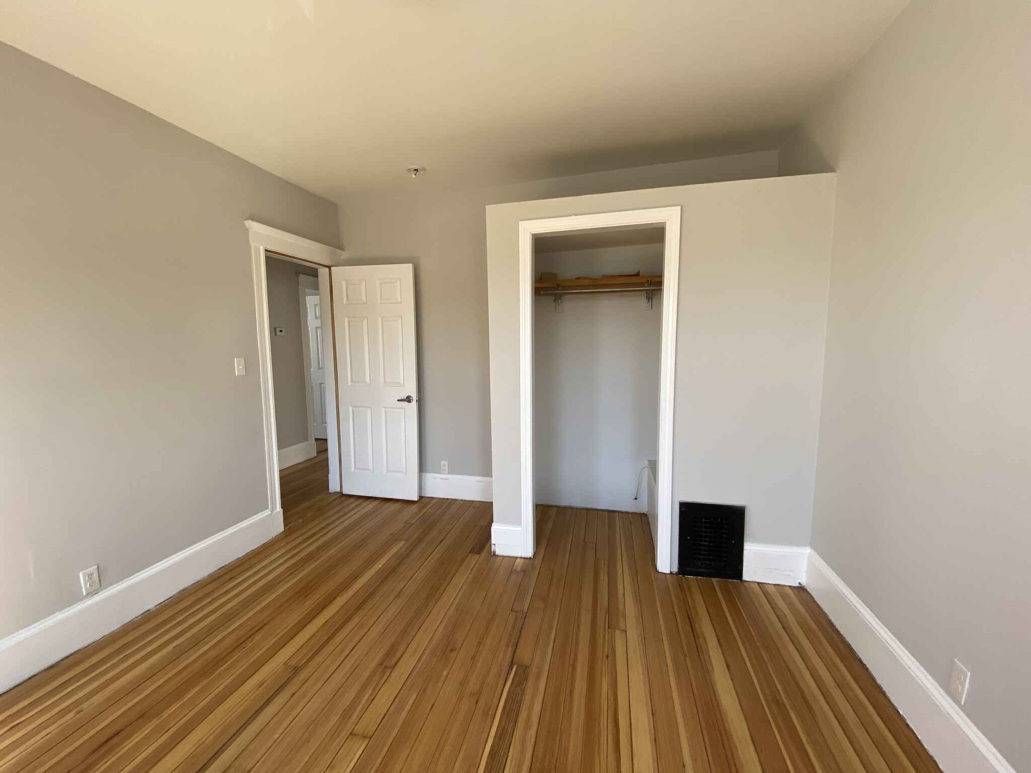 3 bed, 1 bath apartment for rent at 22 Melbourne St Unit 3, Dorchester — photo 3 of 9