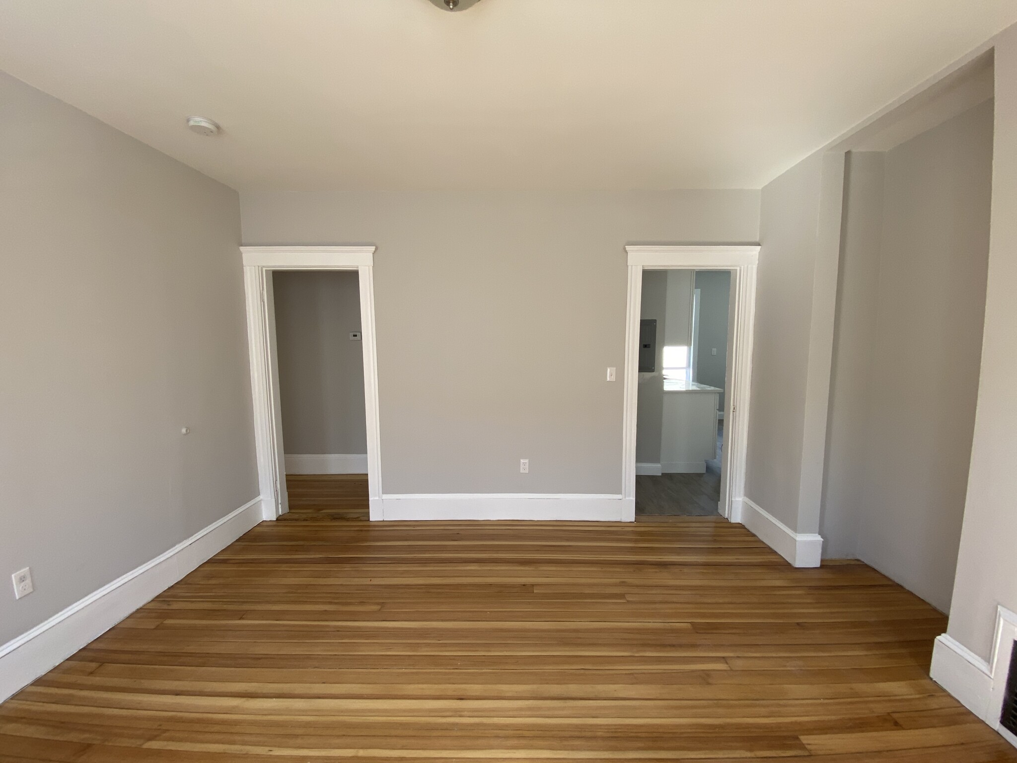 3 bed, 1 bath apartment for rent at 22 Melbourne St Unit 3, Dorchester — photo 8 of 9