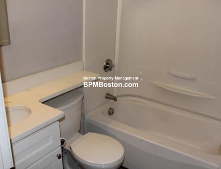 70 Safford St, Montclair