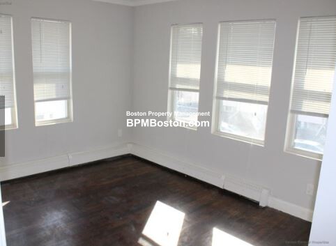 70 Safford St, Montclair