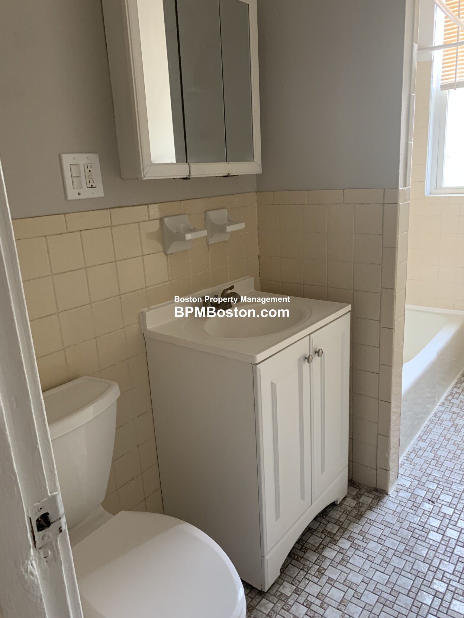Photos of apartment on Medford St.,Chelsea MA 02150
