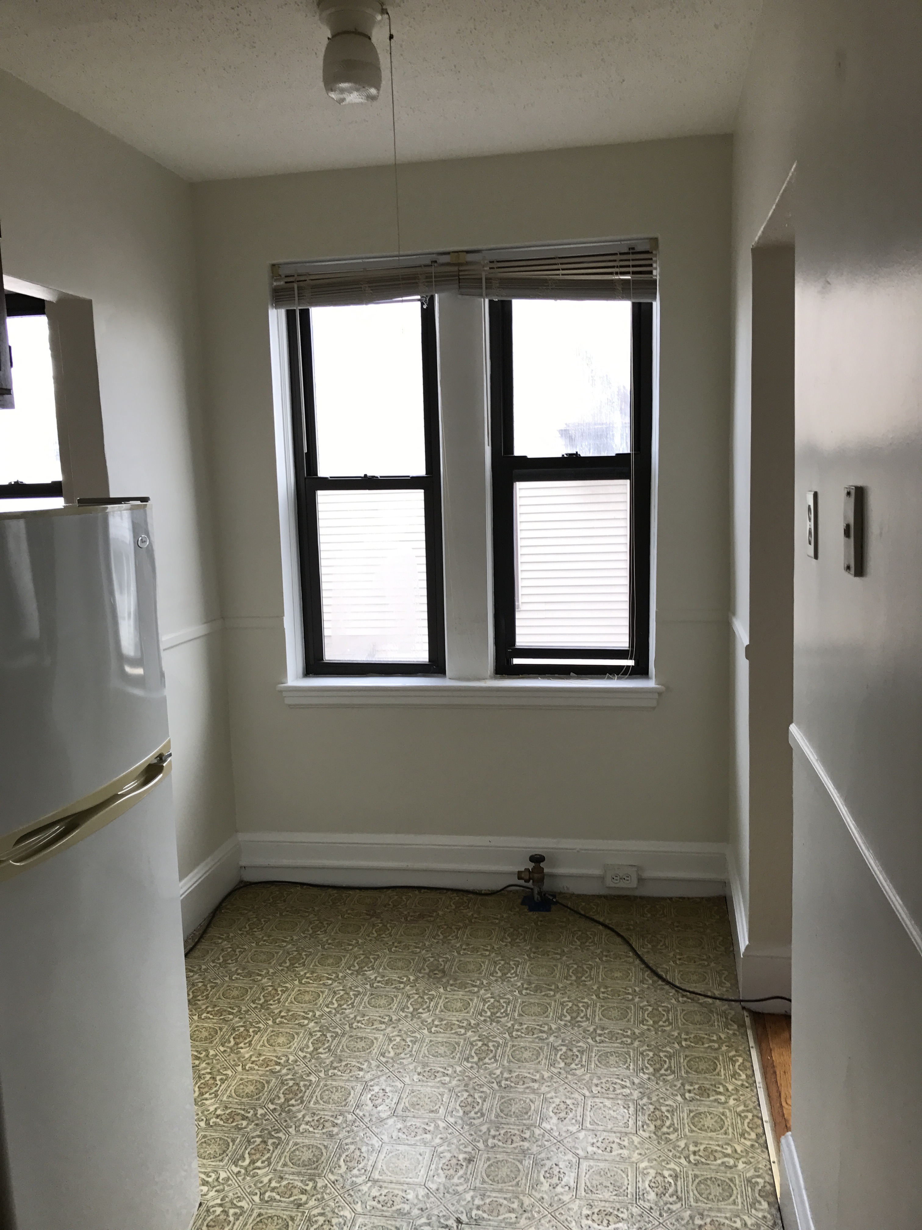 1 bed, 1 bath apartment for rent at 53 Fellsway Unit 17, Medford — photo 3 of 15