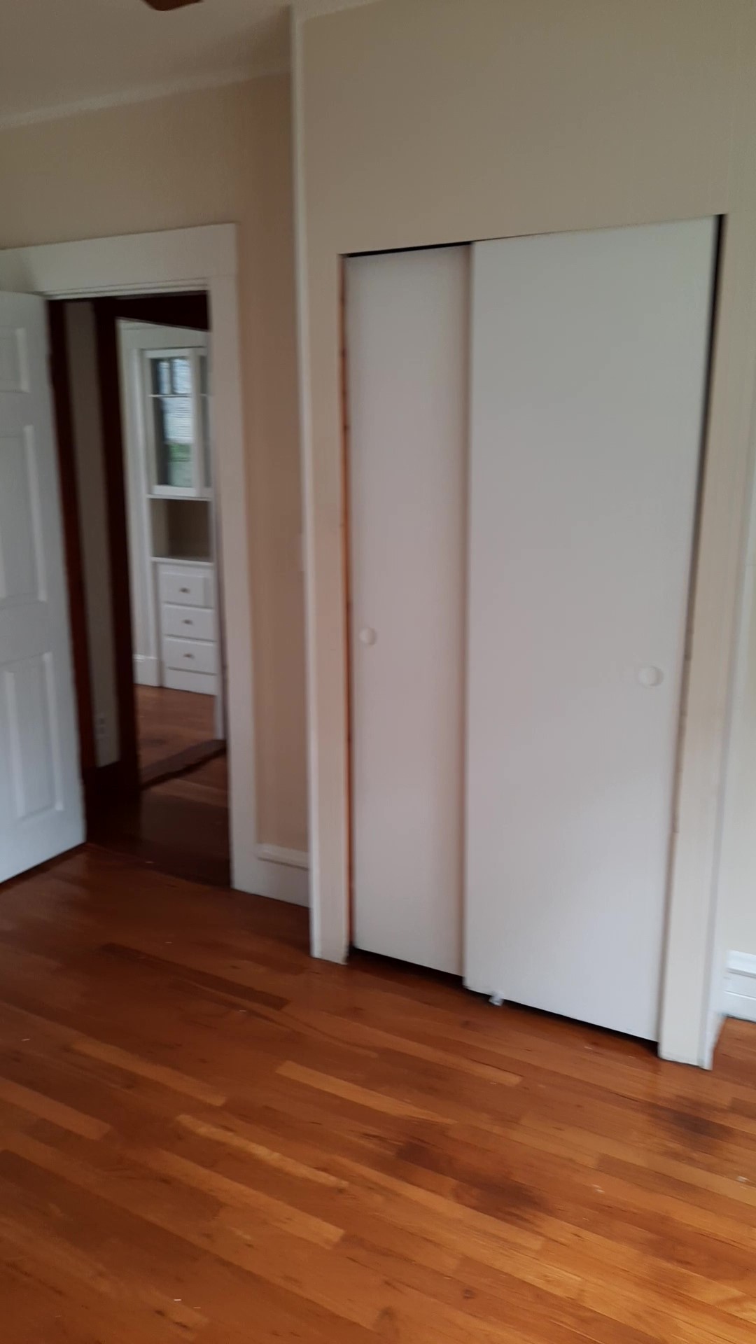 2 bed, 1.5 bath apartment for rent at 13 Raymond Rd Unit 1, Salem — photo 3 of 9