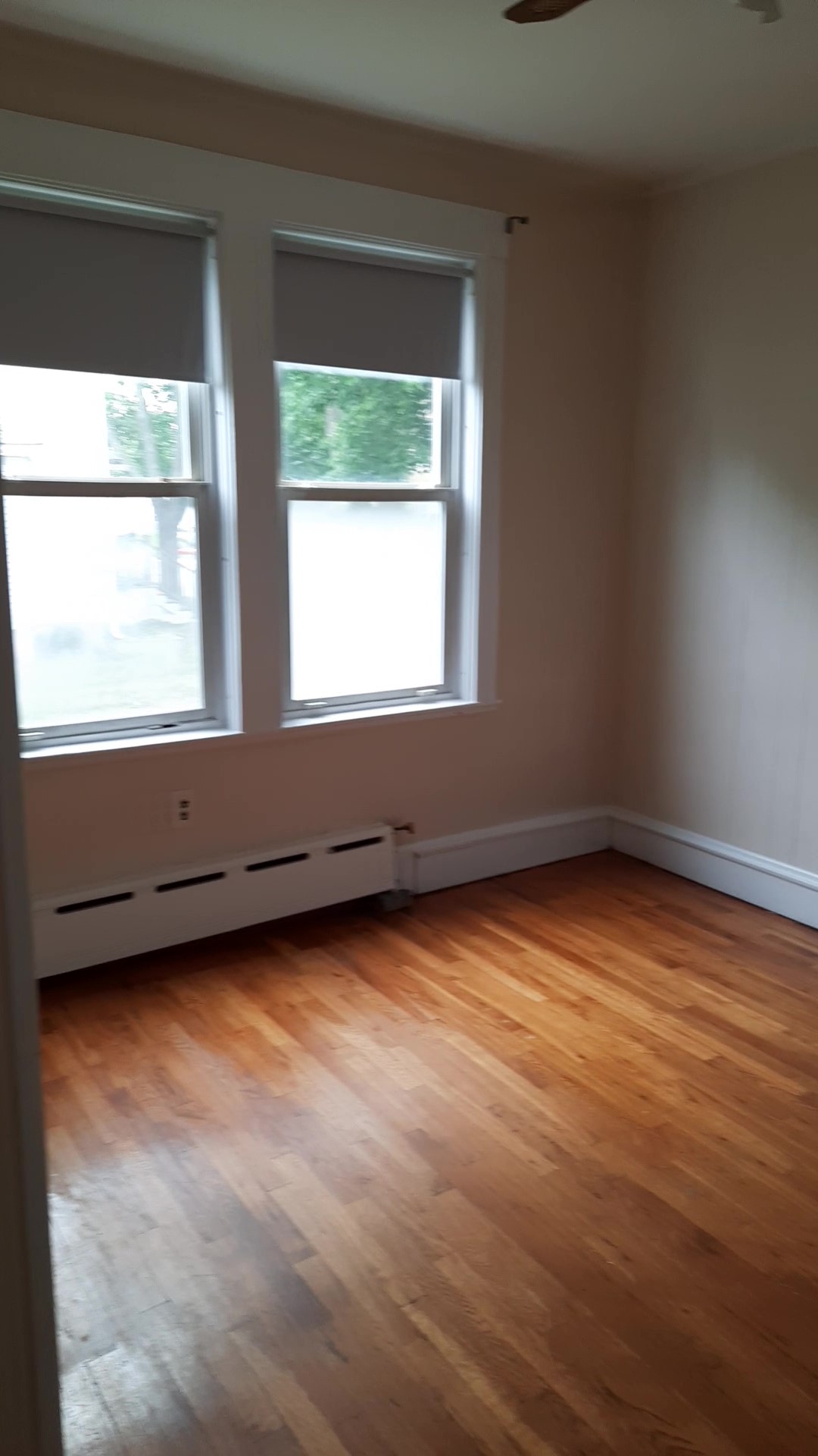 2 bed, 1.5 bath apartment for rent at 13 Raymond Rd Unit 1, Salem — photo 4 of 9