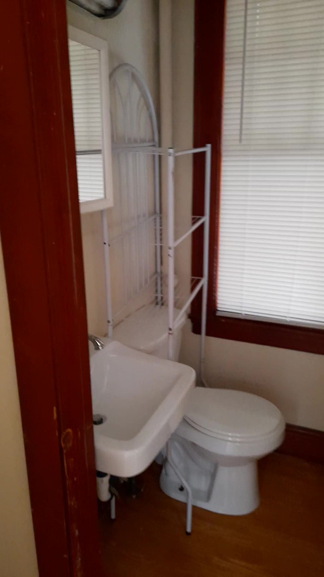 2 bed, 1.5 bath apartment for rent at 13 Raymond Rd Unit 1, Salem — photo 5 of 9
