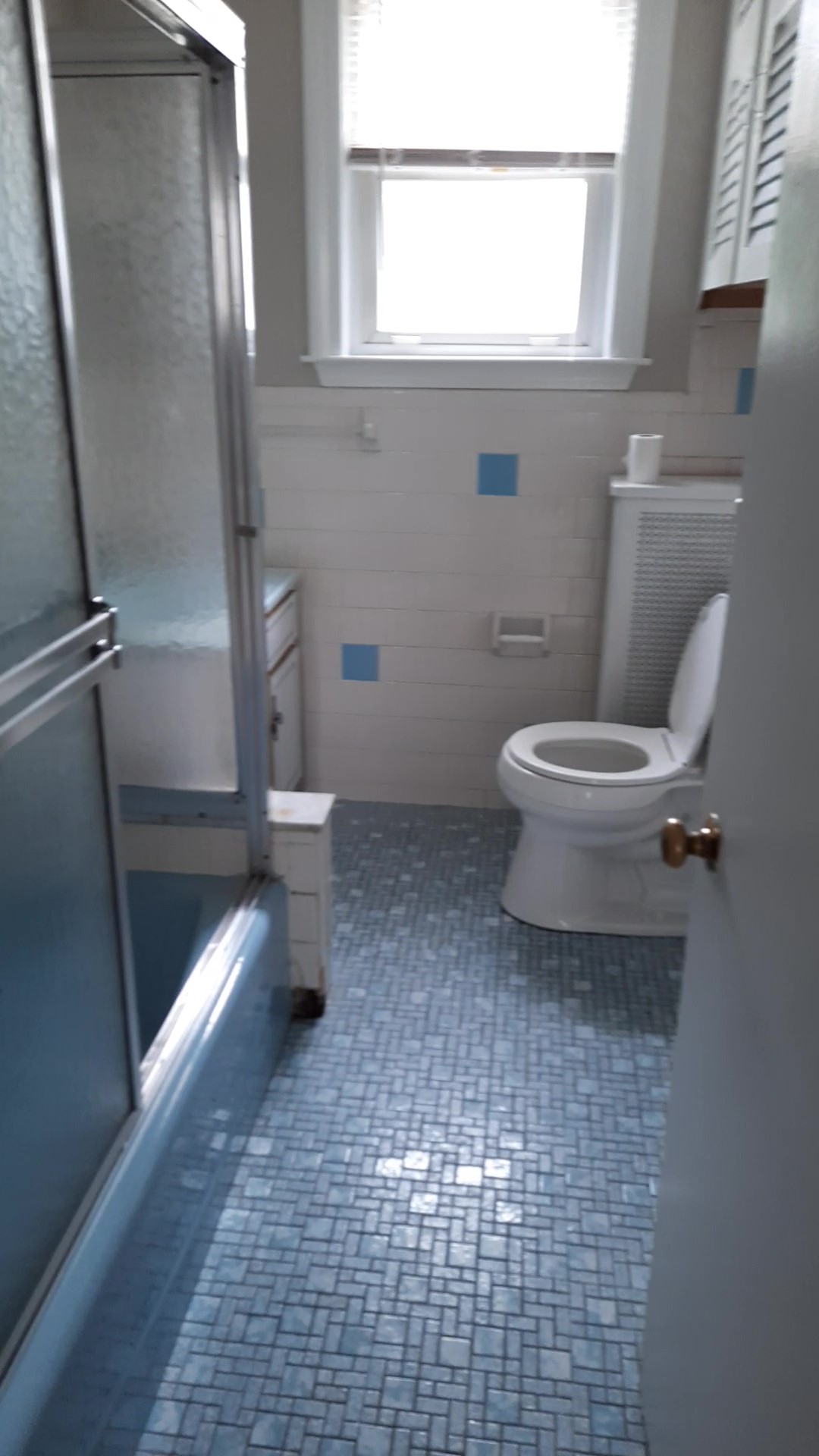 2 bed, 1.5 bath apartment for rent at 13 Raymond Rd Unit 1, Salem — photo 6 of 9