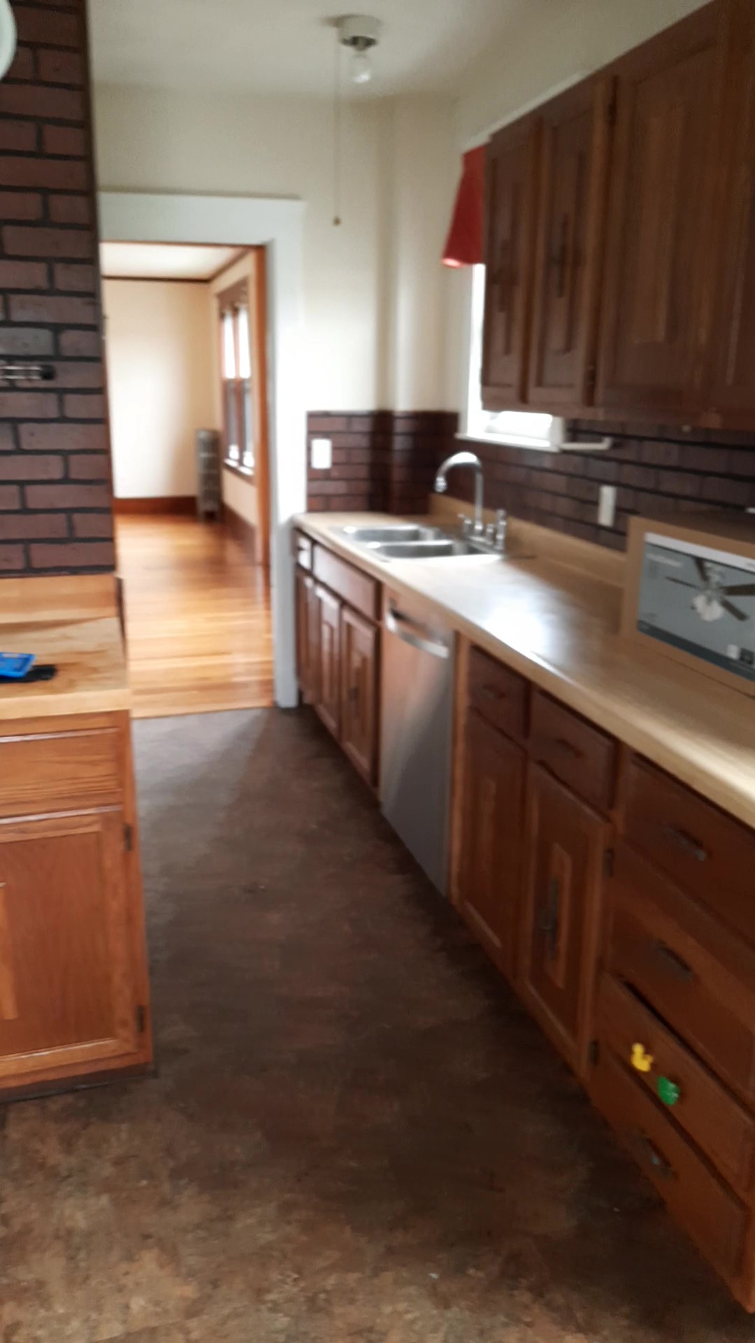 2 bed, 1 bath apartment for rent at 13 Raymond Rd Unit 2, Salem — photo 6 of 12