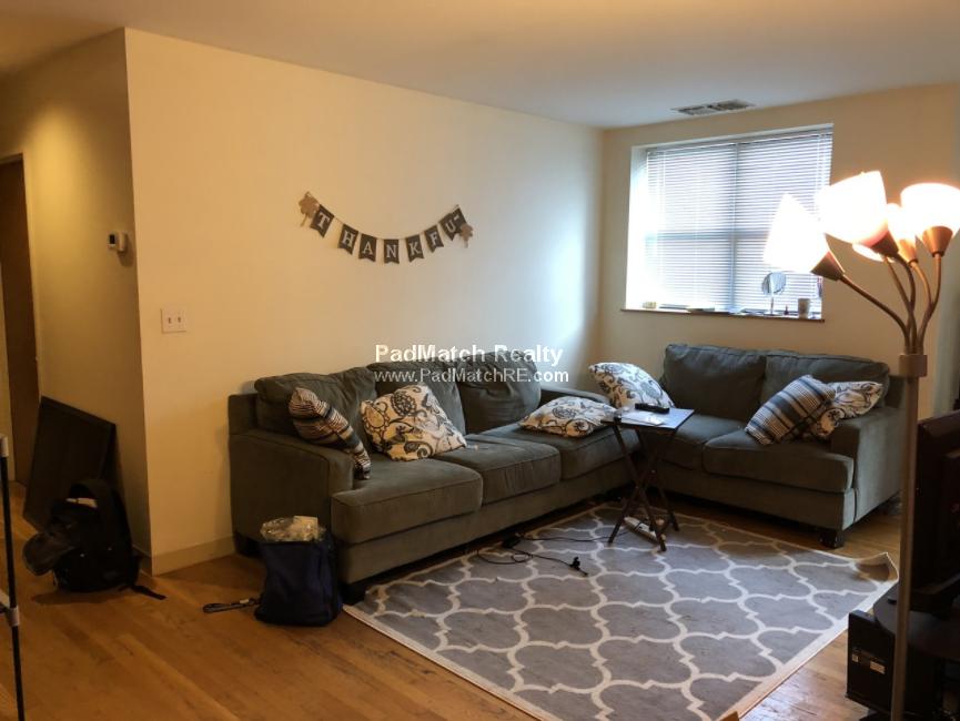 95 Gainsborough St, Fenway