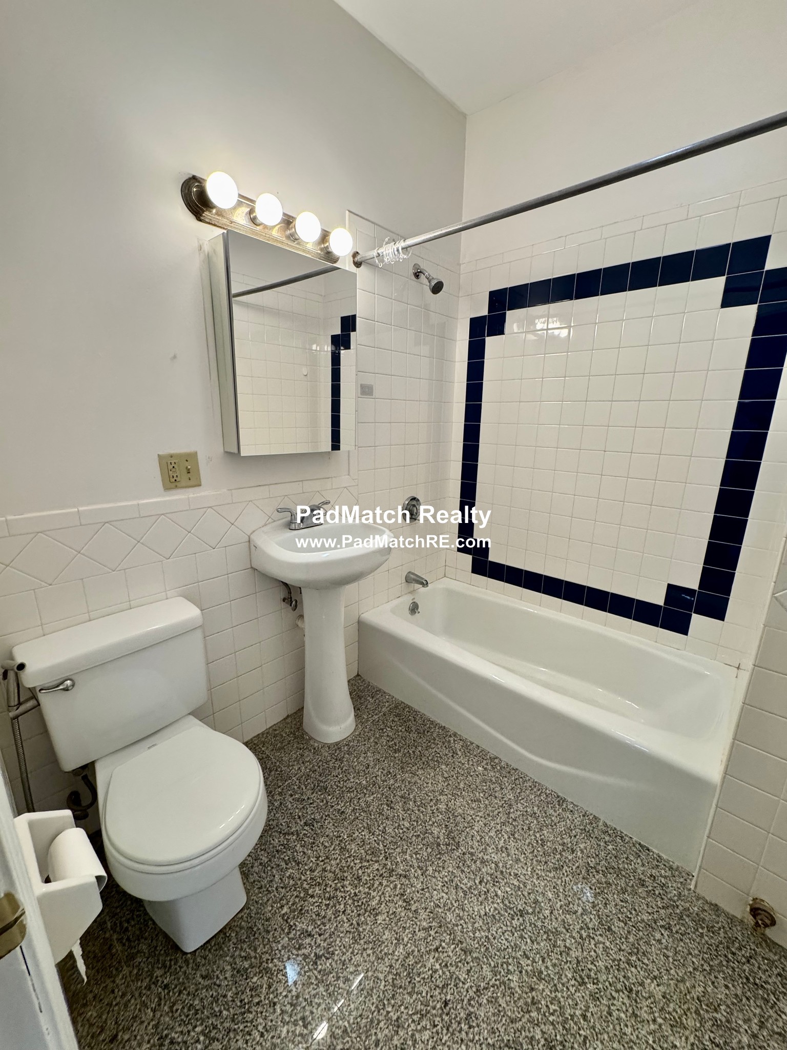 Photo 19 of 41 Egremont Rd. Unit 5