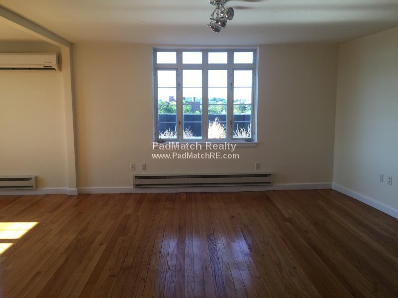 60 Brattle St, Harvard Square