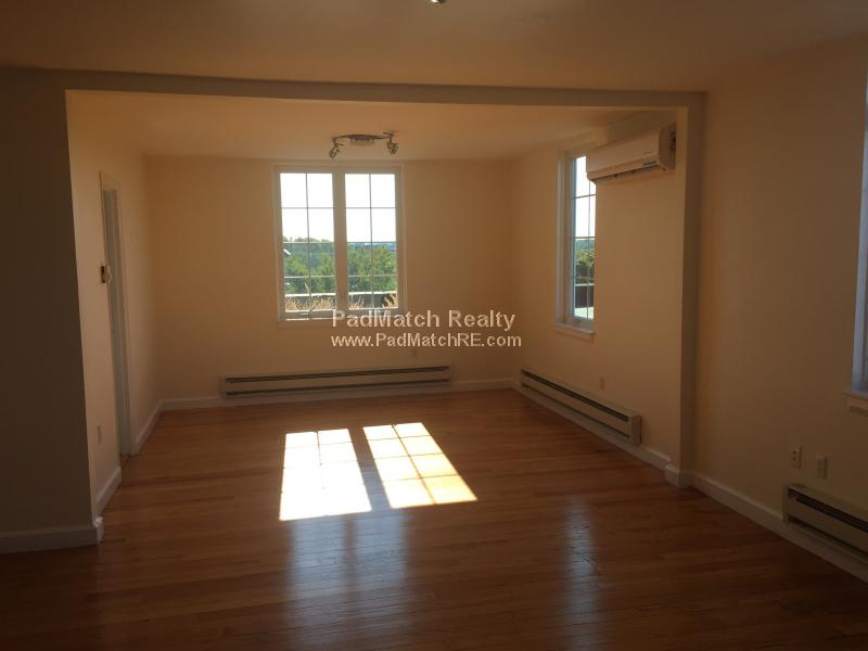 60 Brattle St, Harvard Square