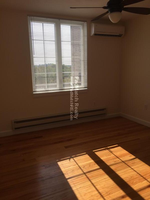 60 Brattle St, Harvard Square