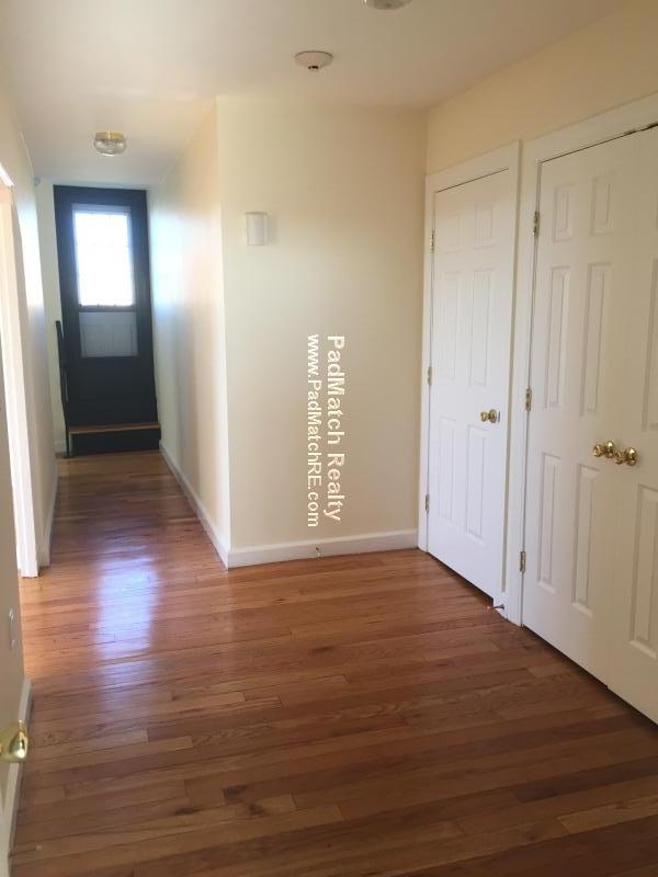 60 Brattle St, Harvard Square