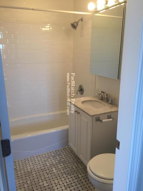 60 Brattle St, Harvard Square