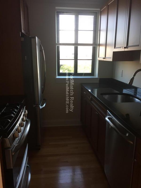 60 Brattle St, Harvard Square