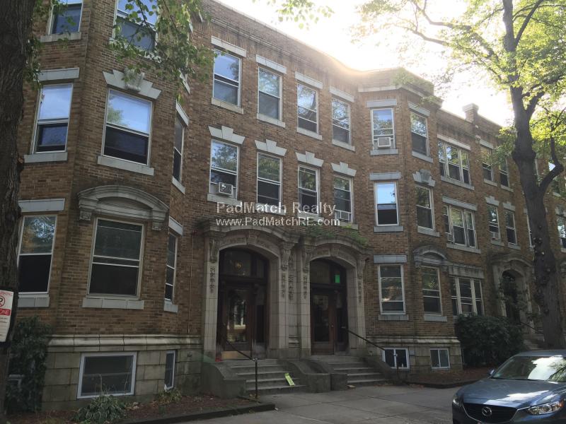 1.5 Beds, 1 Bath apartment in Brookline for $3,100