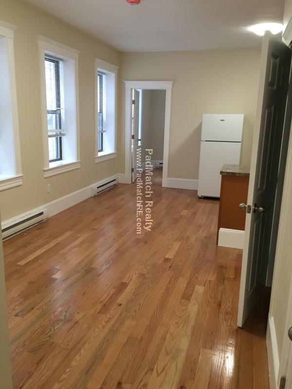 887 Huntington Ave, Mission Hill