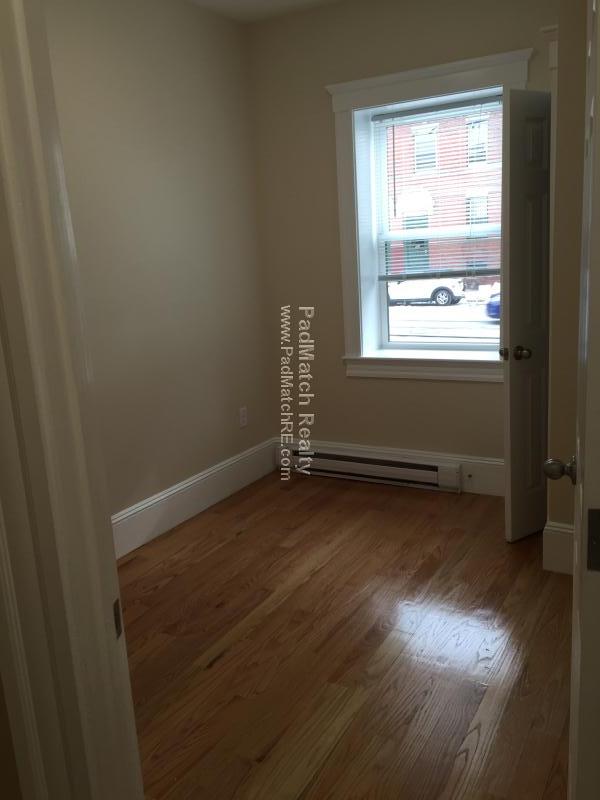 887 Huntington Ave, Mission Hill