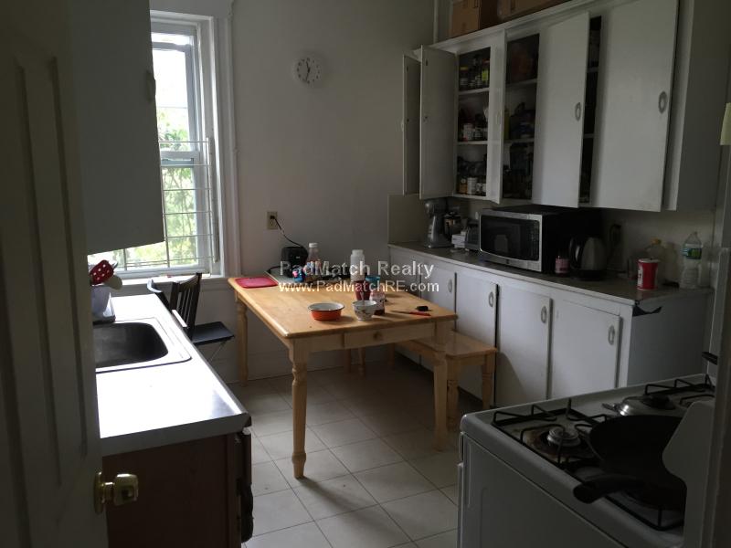 726 Washington St, Washington Square