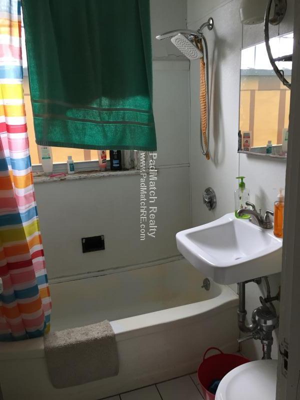 726 Washington St, Washington Square