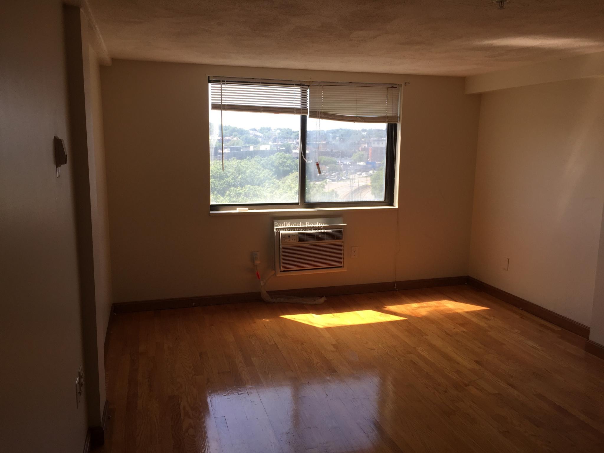 1110 Commonwealth Ave, Fenway