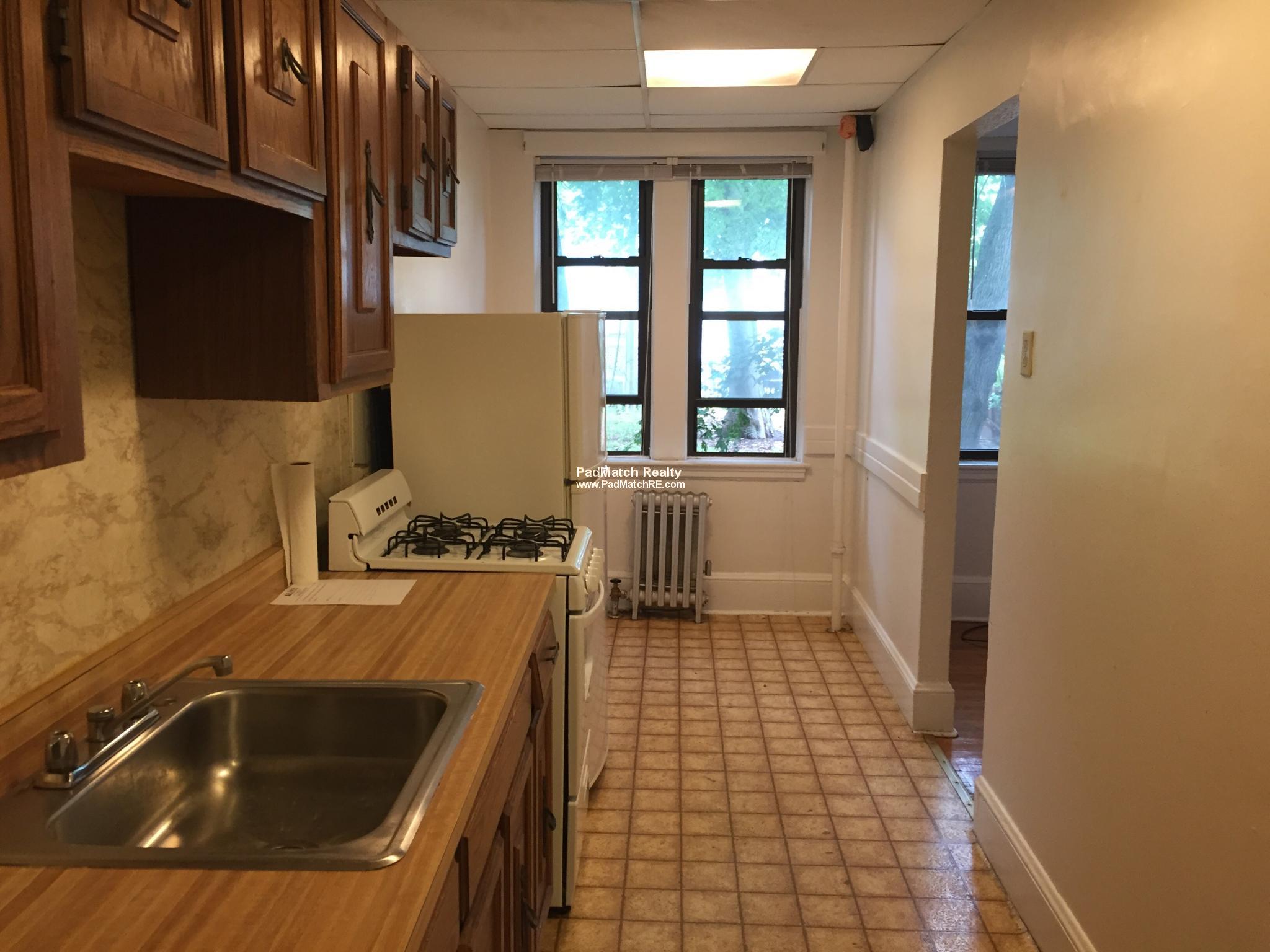 Studio bed, 1 bath apartment for rent at 53 Fellsway Unit 14, Medford — photo 3 of 10