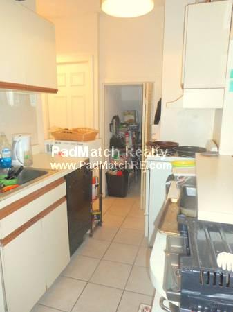 829 Beacon St, Fenway