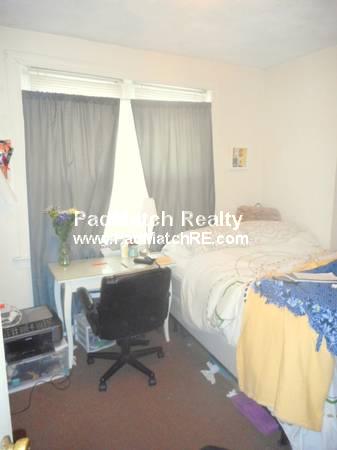 829 Beacon St, Fenway