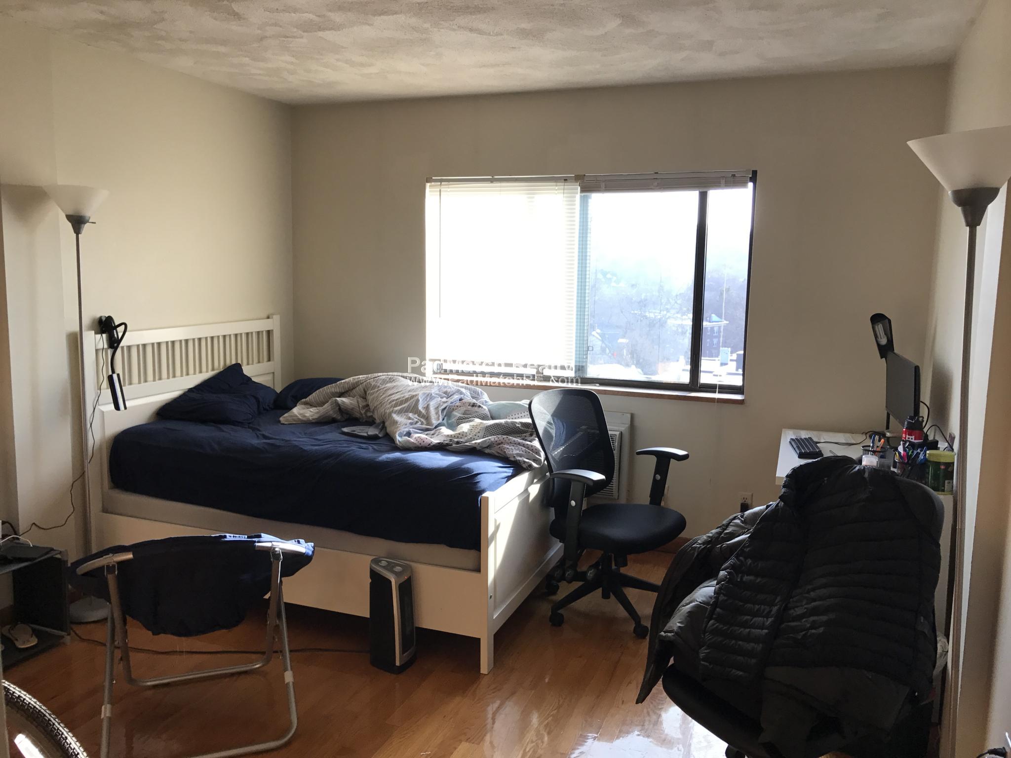 3 bed, 2 bath apartment for rent at 1110 Commonwealth Ave Unit 711, Allston — photo 2 of 22