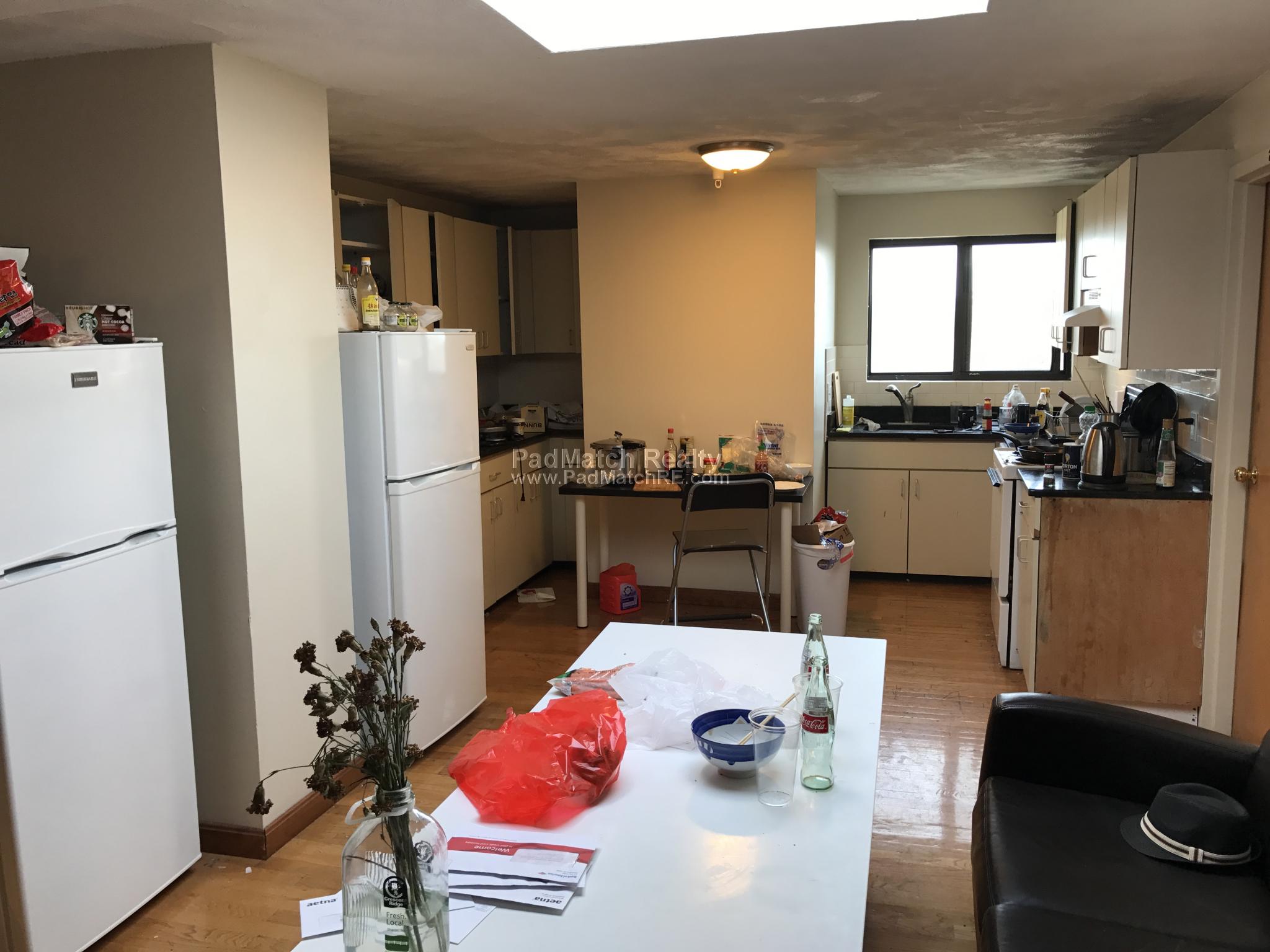 3 bed, 2 bath apartment for rent at 1110 Commonwealth Ave Unit 711, Allston — photo 1 of 22