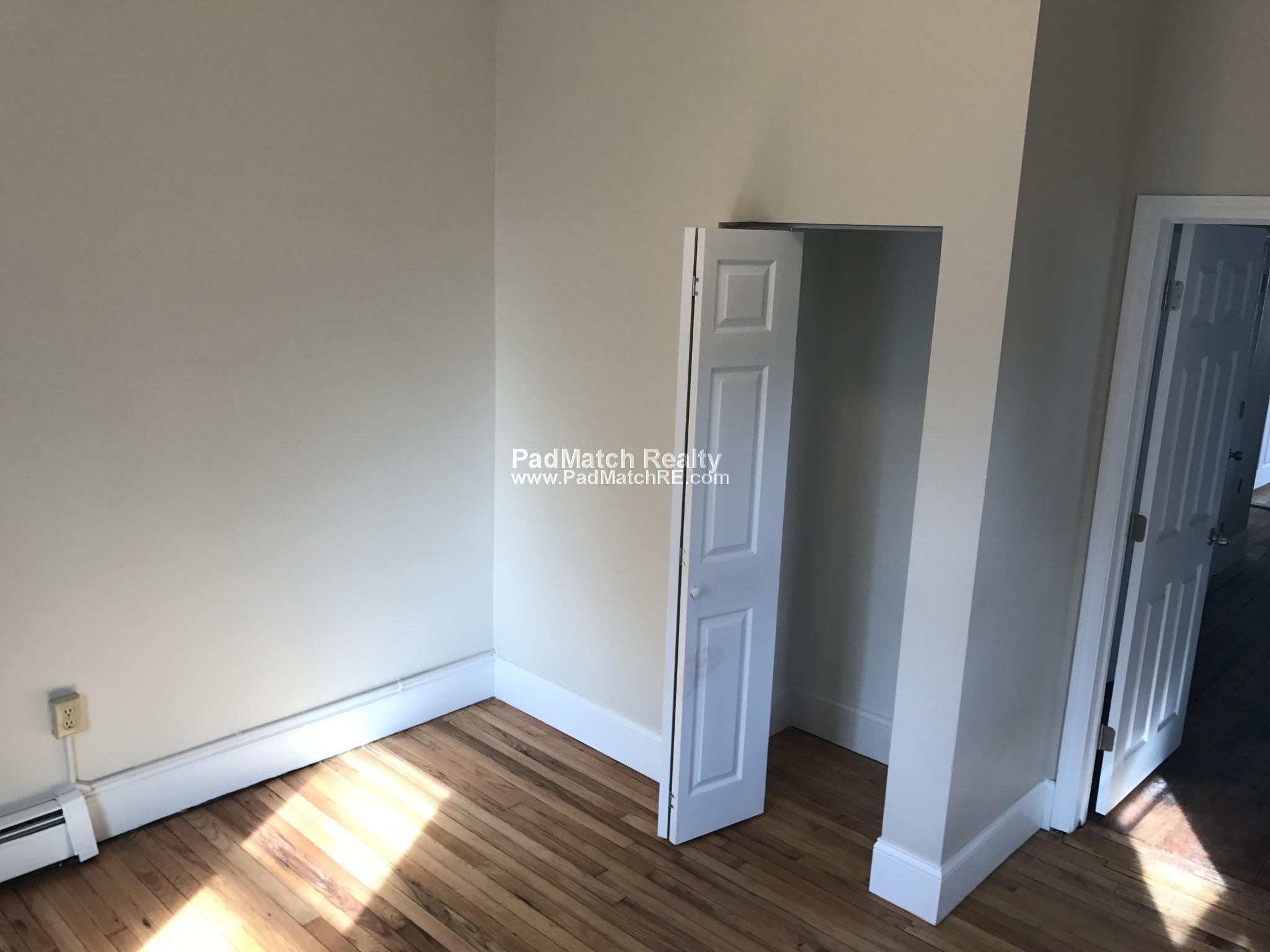 18 Ashley St, Jamaica Plain