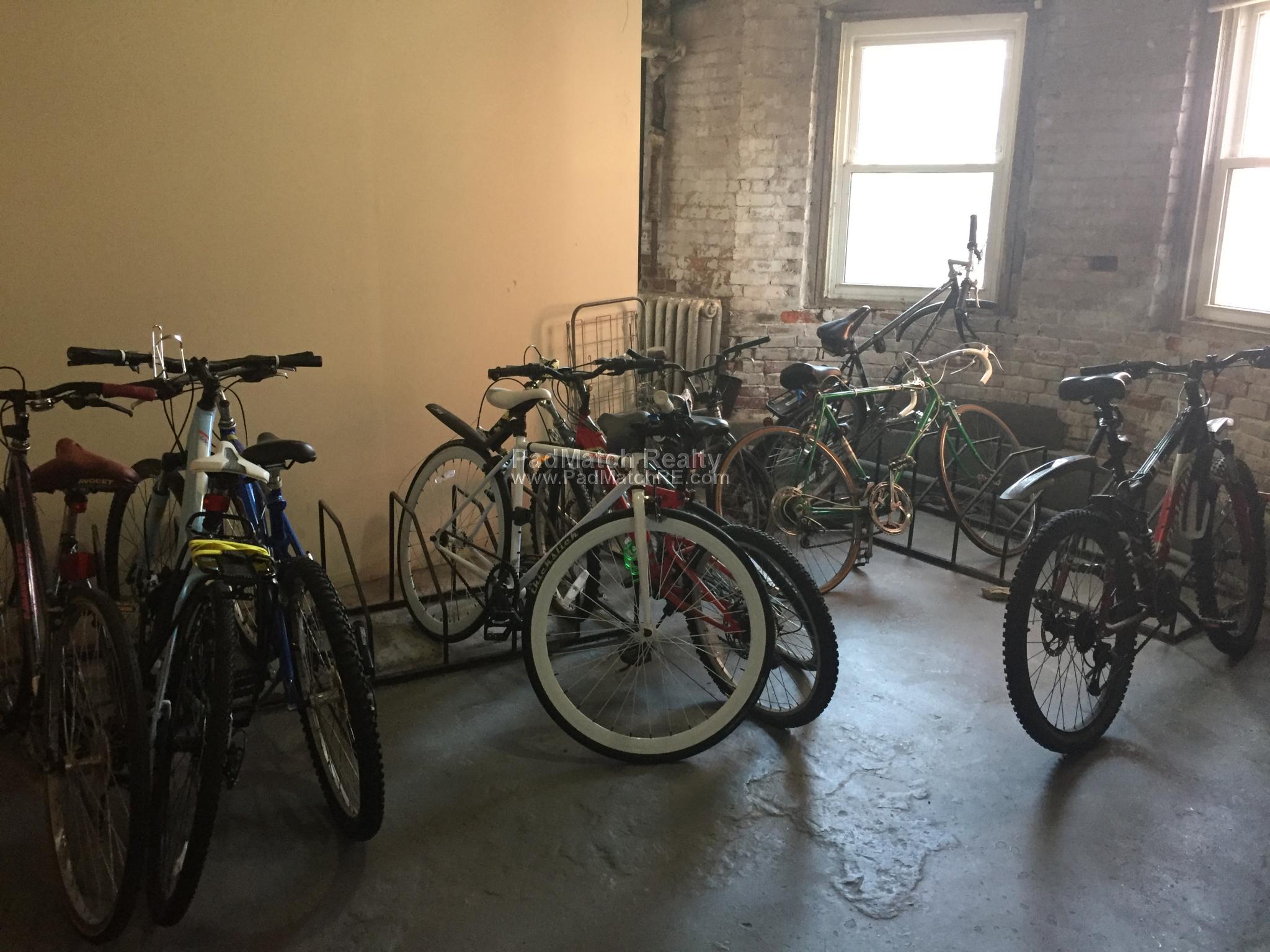 208 Winthrop Rd, Coolidge Corner