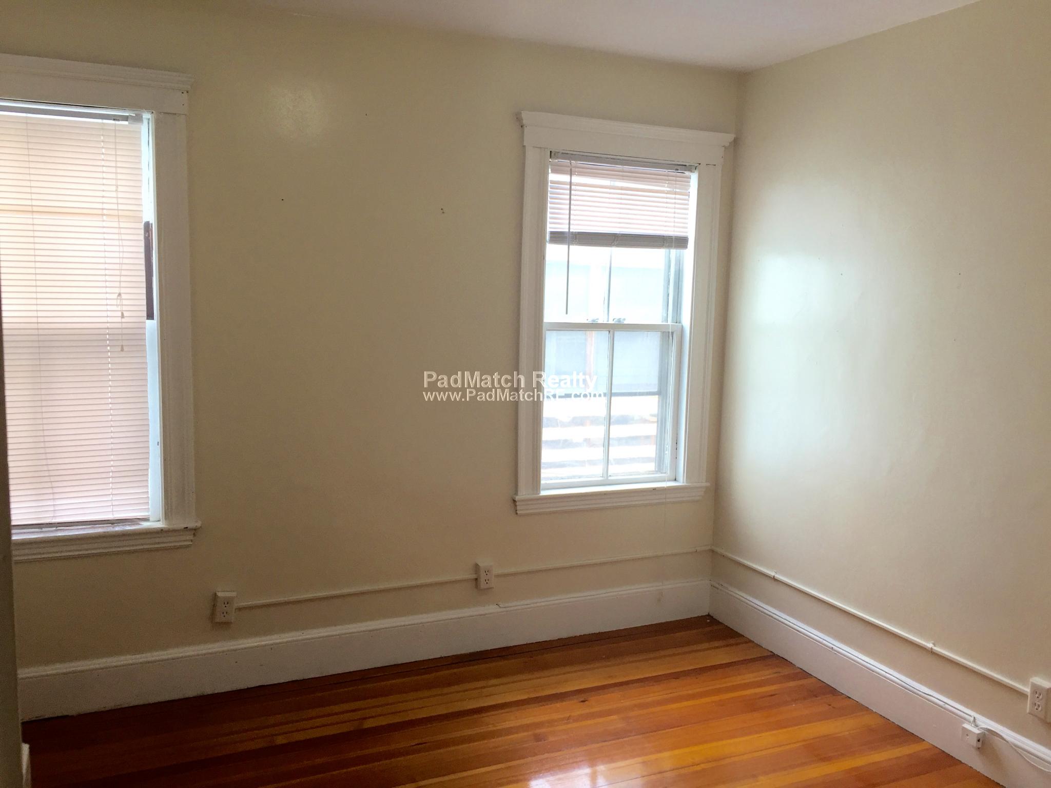 3 bed, 1 bath apartment for rent at 6 Edwin St Unit 2, Brookline Village — photo 8 of 24
